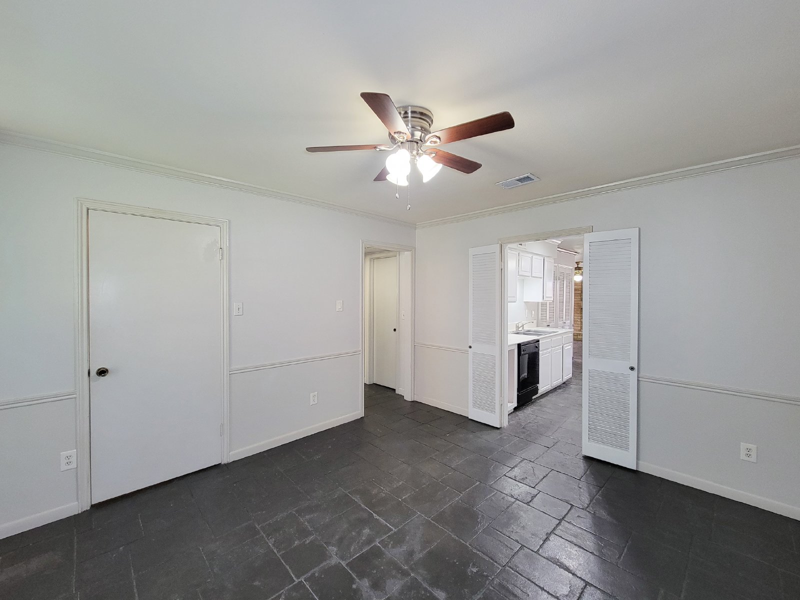 Charming Updated Two-Story Home in Gated Community – Prime Location Near Memorial & Westheimer! property image