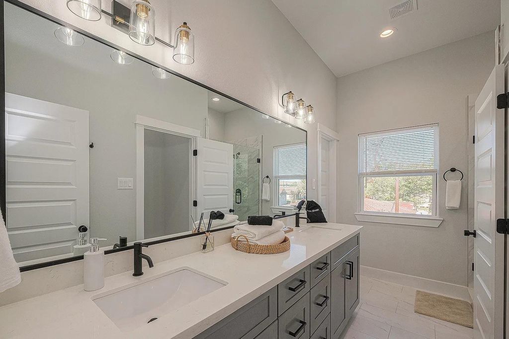 Beautiful 3-Bed Home With Open Layout, Luxury Primary Suite & Year-Round Green Turf! property image