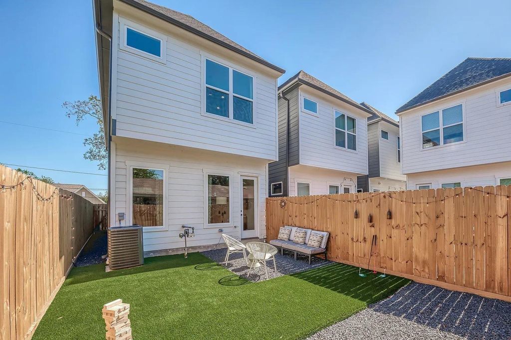 Beautiful 3-Bed Home With Open Layout, Luxury Primary Suite & Year-Round Green Turf! property image