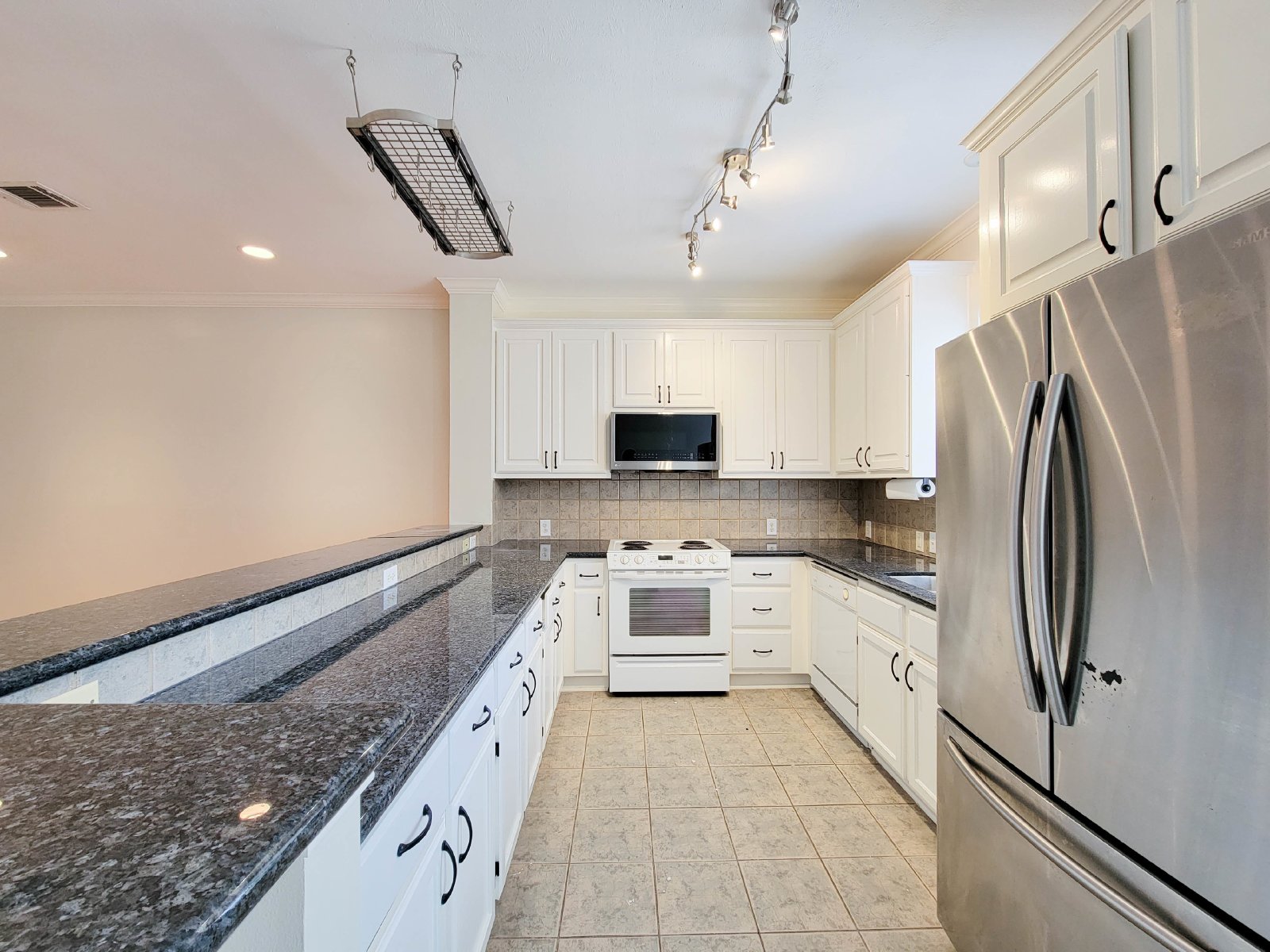 Beautiful Home with a Smart, Functional Floor Plan! property image