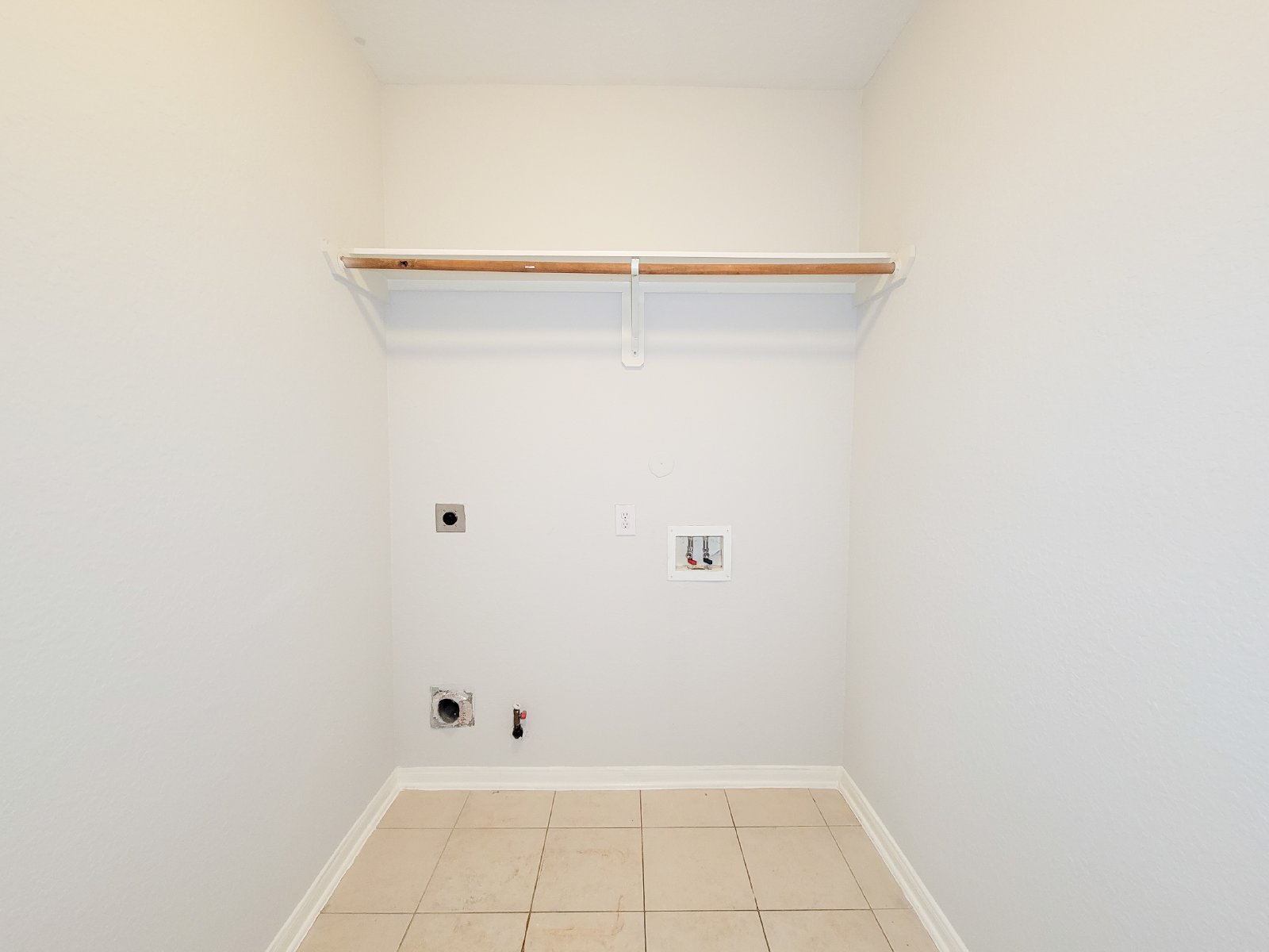 Gorgeous Home with Large Floorplan and High Ceilings! property image