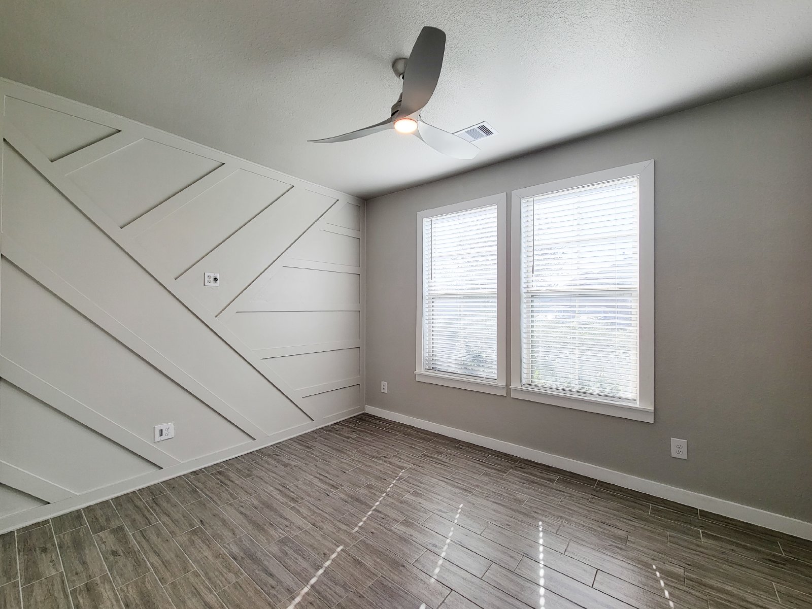 Charming three bedroom two bath home Fulshear property image