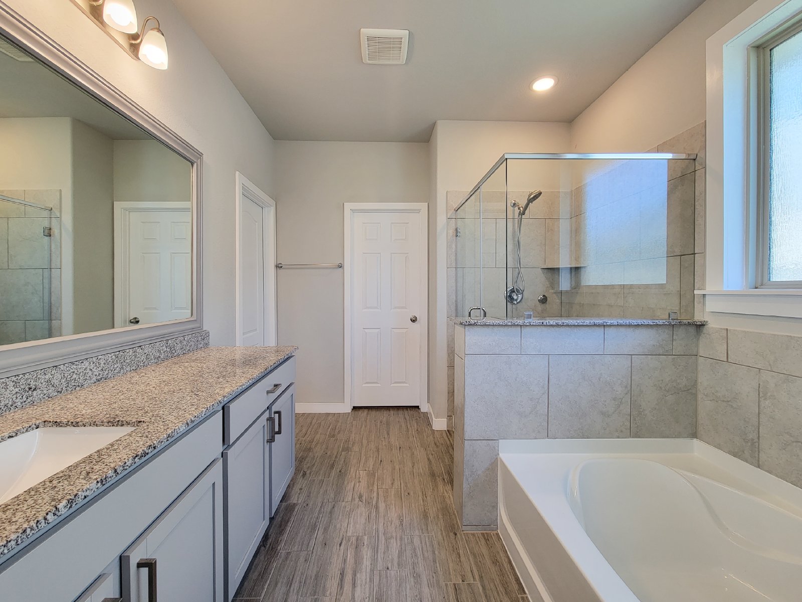 Charming three bedroom two bath home Fulshear property image