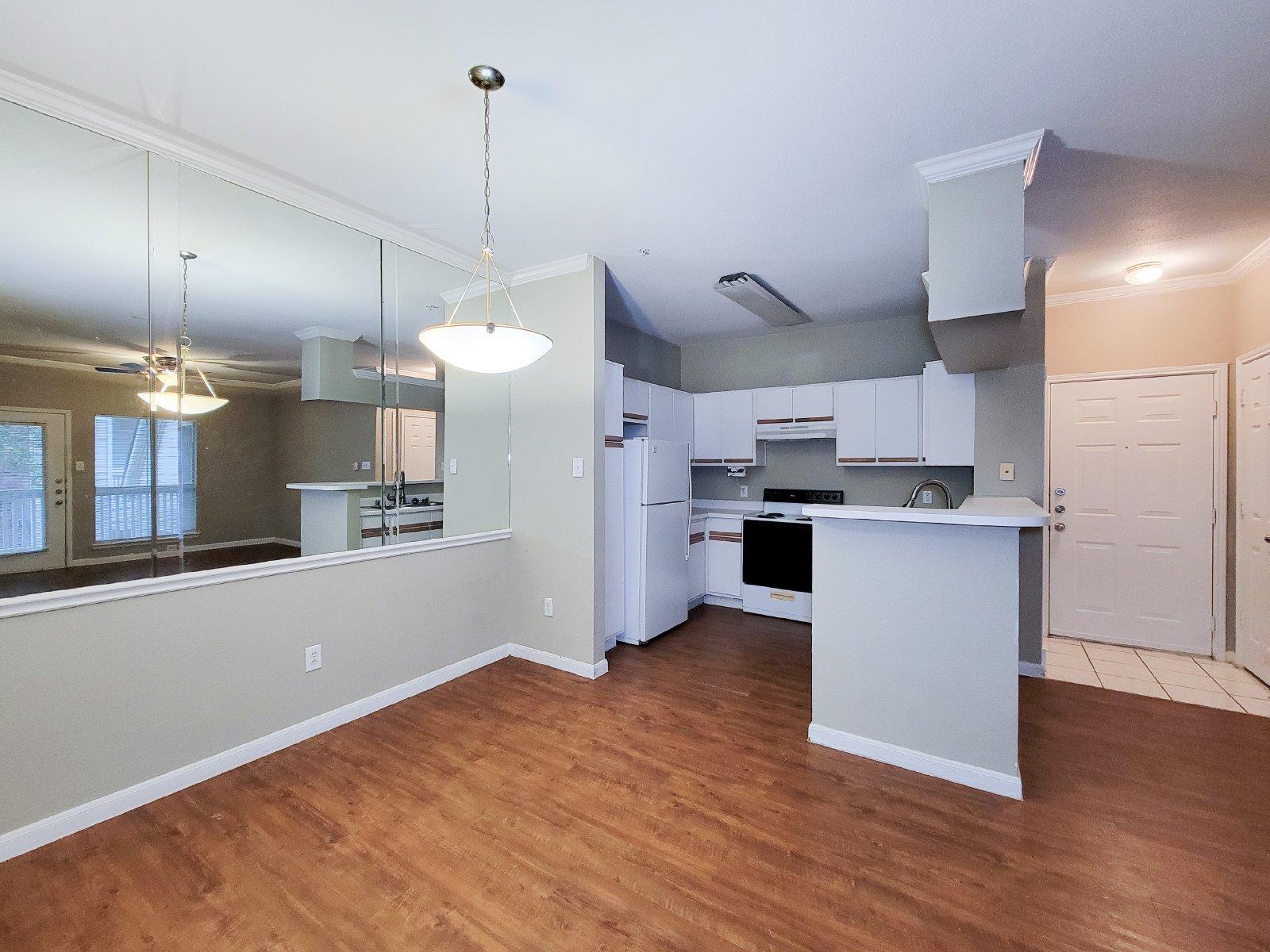 2 Bedroom 1 Bath Condo! property image