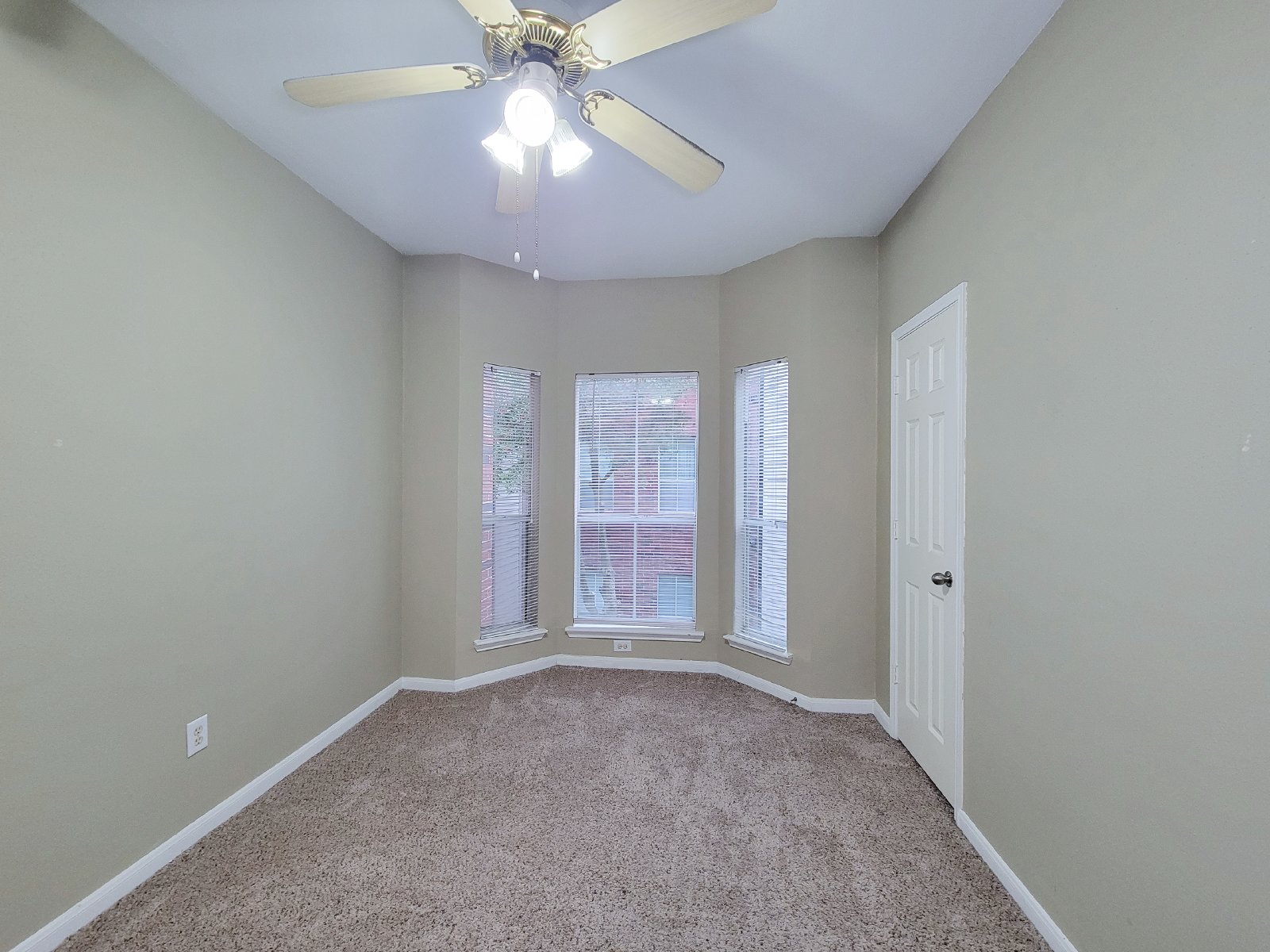 2 Bedroom 1 Bath Condo! property image