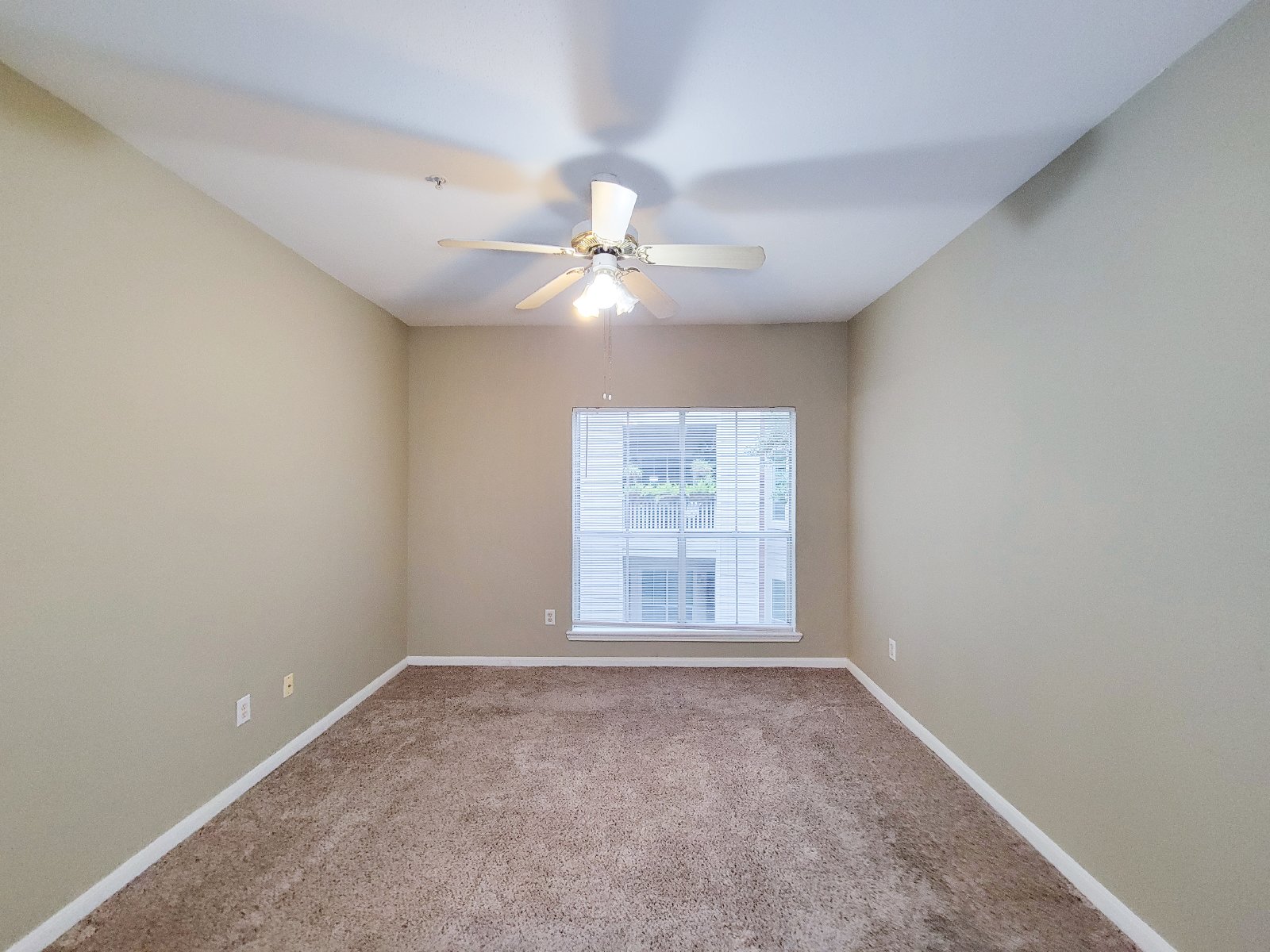 2 Bedroom 1 Bath Condo! property image