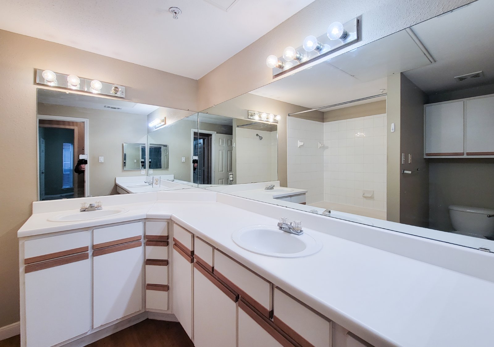 2 Bedroom 1 Bath Condo! property image