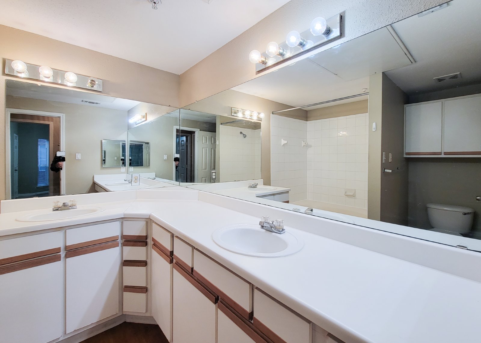 2 Bedroom 1 Bath Condo! property image