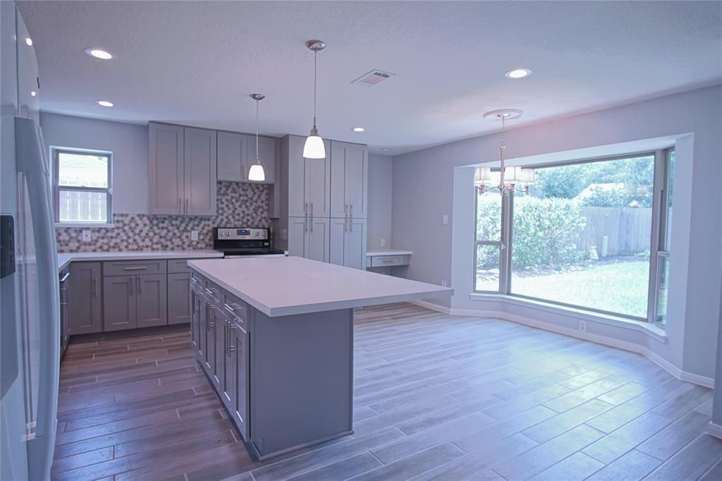 Stunning Remodeled Three Bedroom! property image