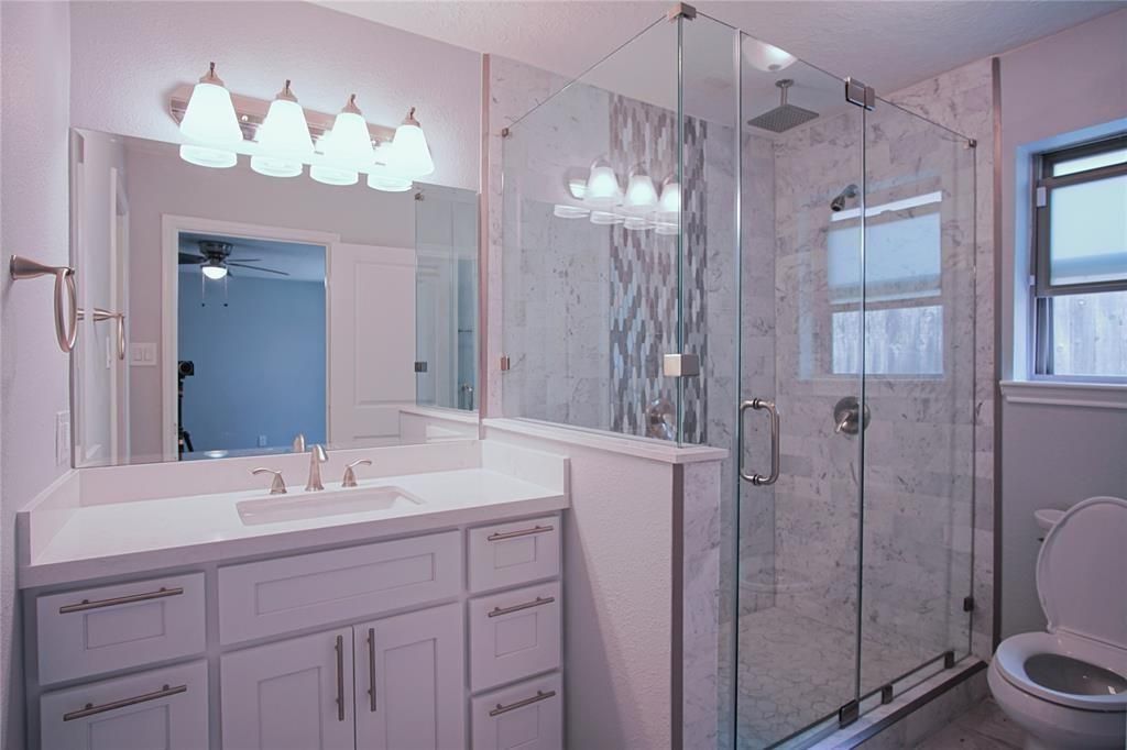 Stunning Remodeled Three Bedroom! property image