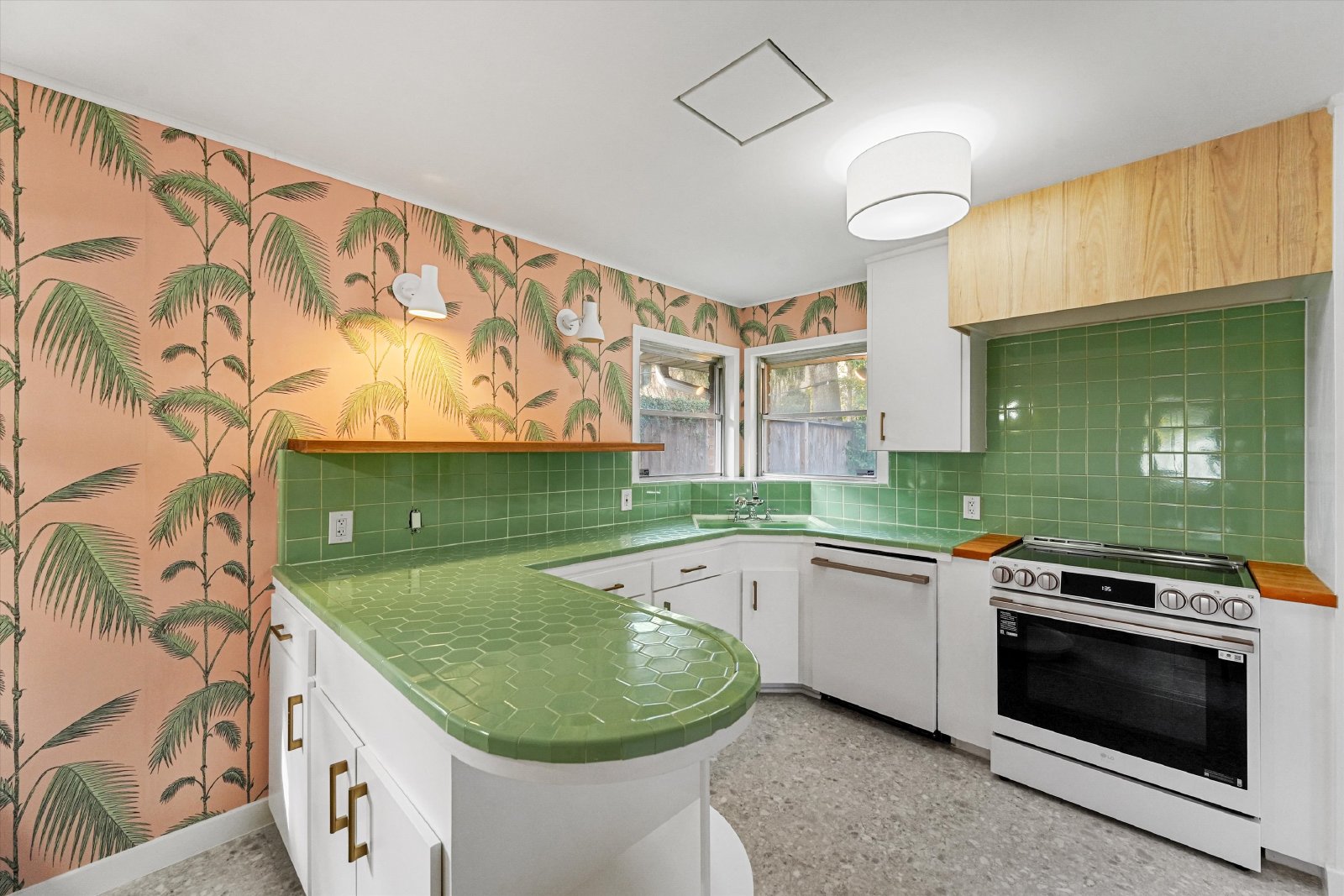 Charming, Updated Home on a Spacious Lot Near Rice University & the Medical Center! property image