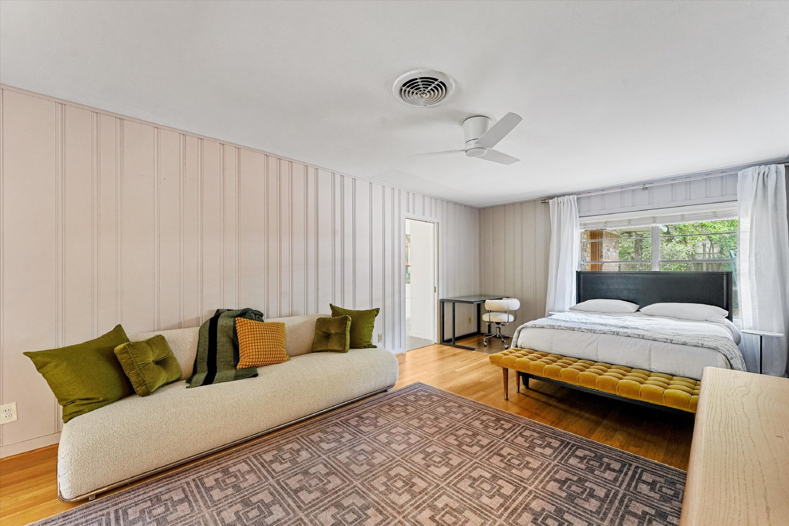 Charming, Updated Home on a Spacious Lot Near Rice University & the Medical Center! property image