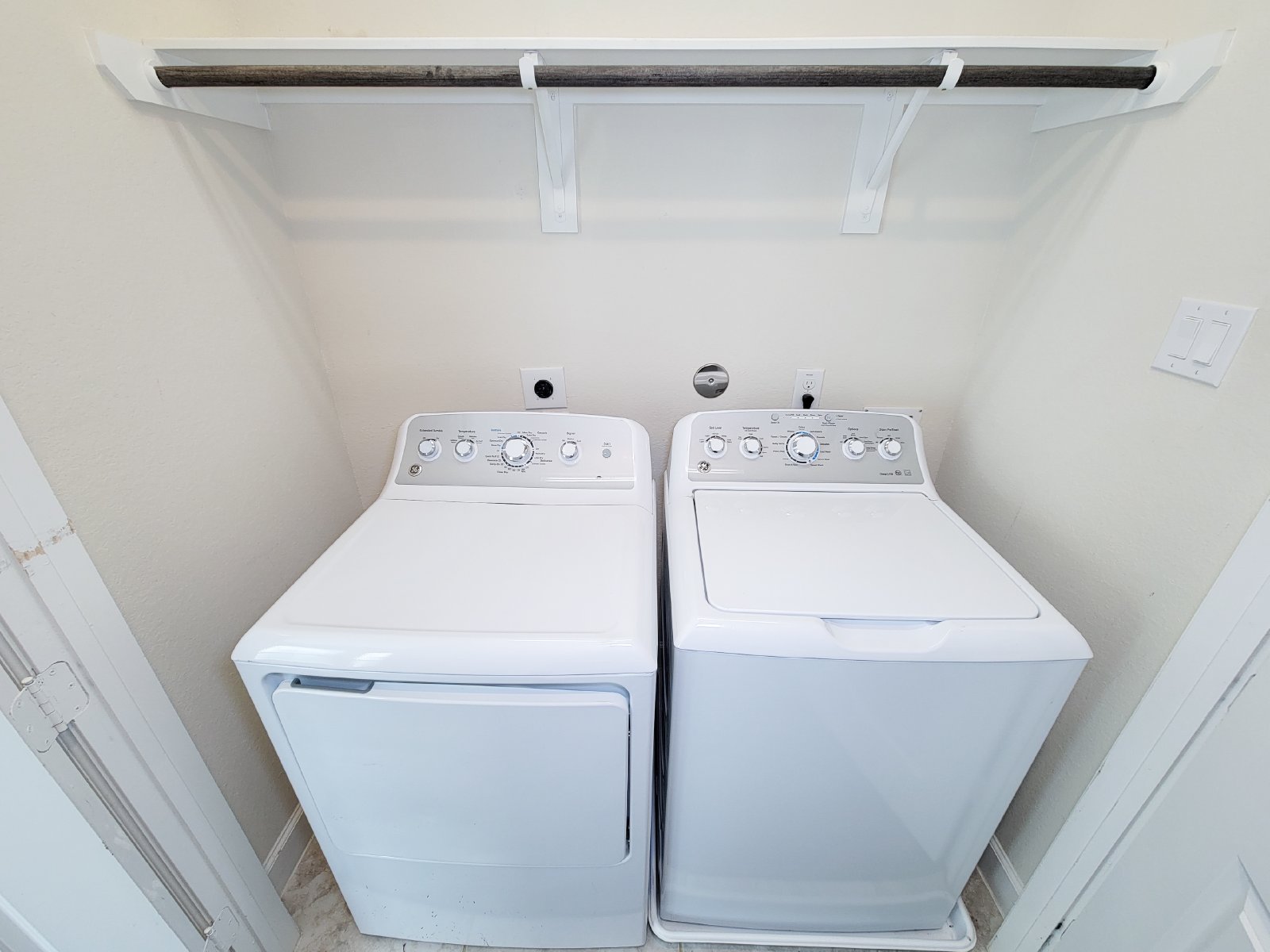 4 Bed Townhouse Condo for Rent in Houston TX 77043 – Spring Branch property image