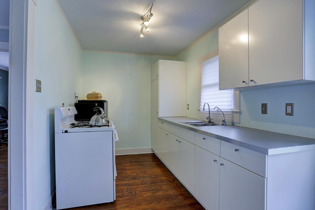 Charming One-Bedroom Home in the Heights – Affordable and Inviting! property image