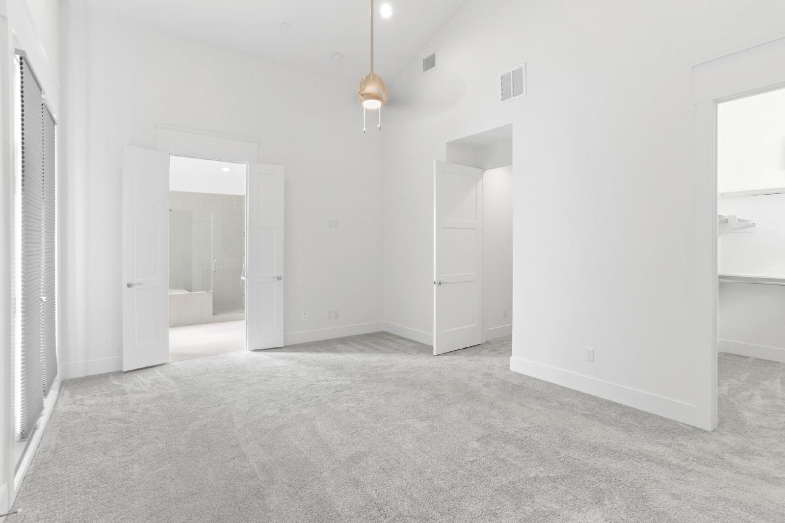 3 Bed Single-Family Home for Rent in Houston TX 77080 – Avondale Square property image