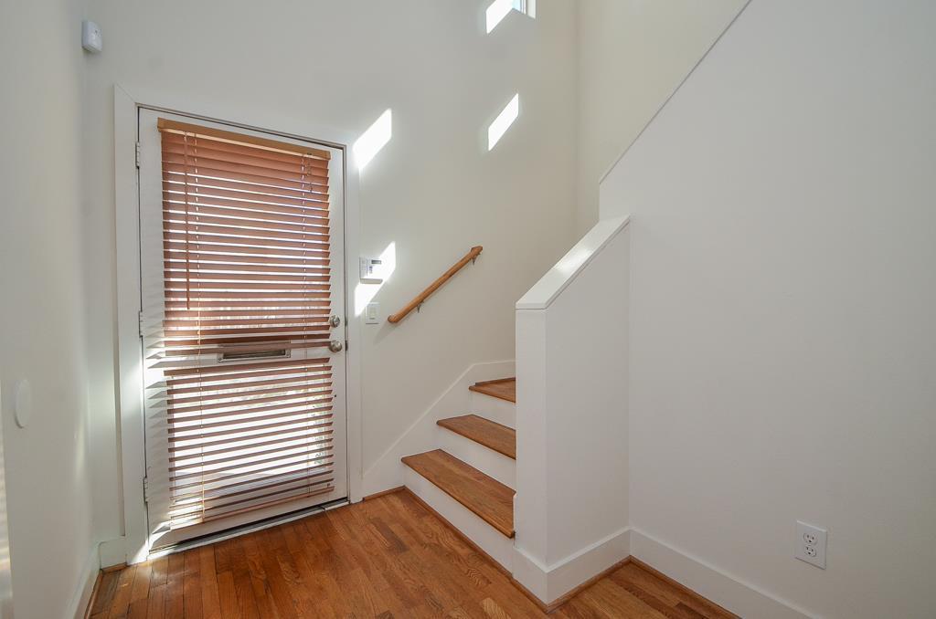 3 Bed Townhome for Rent in Houston TX 77098 – Upper Kirby property image