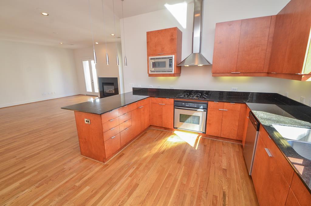 3 Bed Townhome for Rent in Houston TX 77098 – Upper Kirby property image