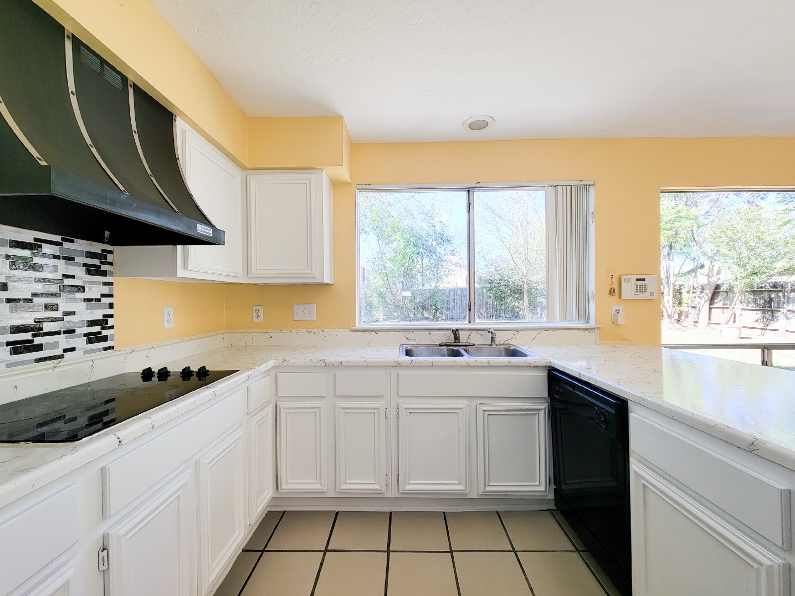 3-Bed Single-Family Home for Rent in Houston 77099 – Spacious Yard + Upgraded Interior property image