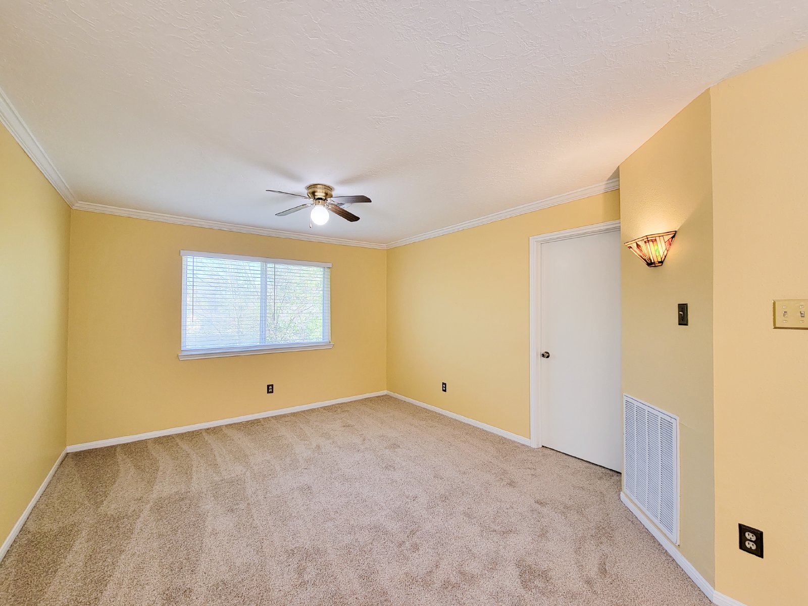 3-Bed Single-Family Home for Rent in Houston 77099 – Spacious Yard + Upgraded Interior property image