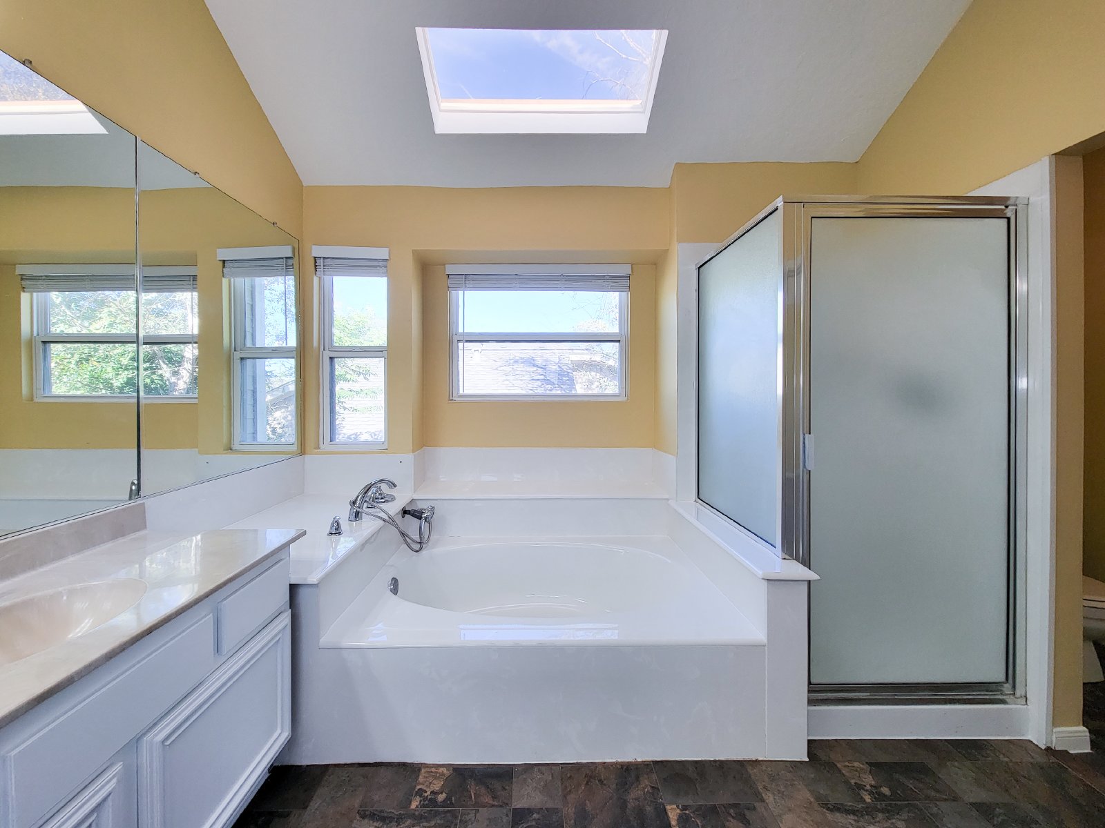 3-Bed Single-Family Home for Rent in Houston 77099 – Spacious Yard + Upgraded Interior property image