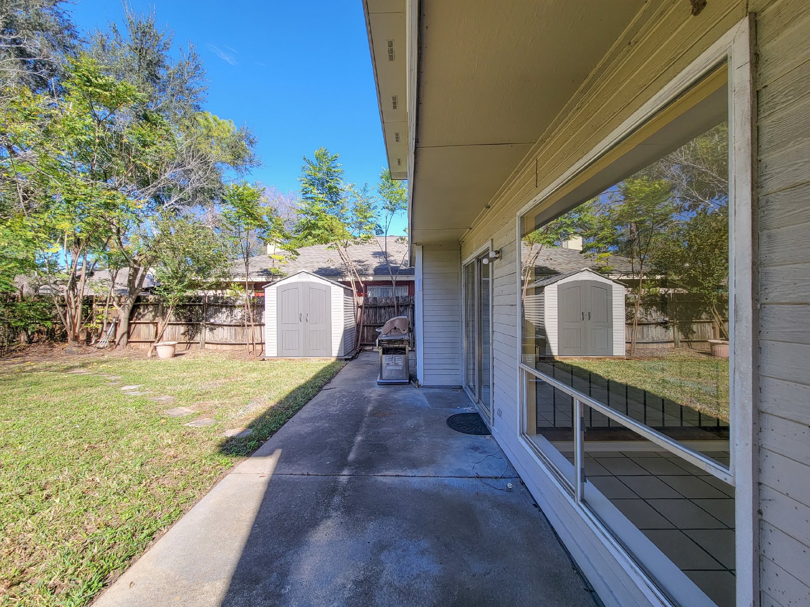 3-Bed Single-Family Home for Rent in Houston 77099 – Spacious Yard + Upgraded Interior property image