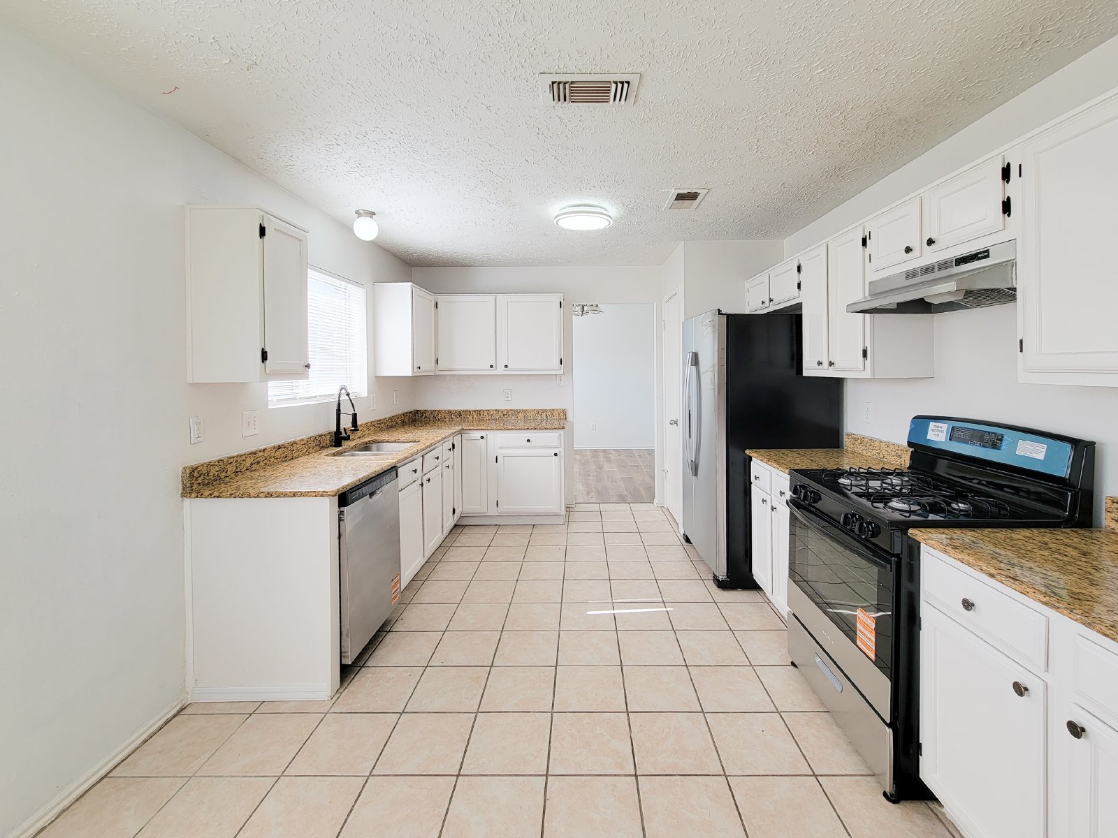 4 Bed Single-Family Home for Rent in Humble TX 77338 – Kenswick Sec 06 property image