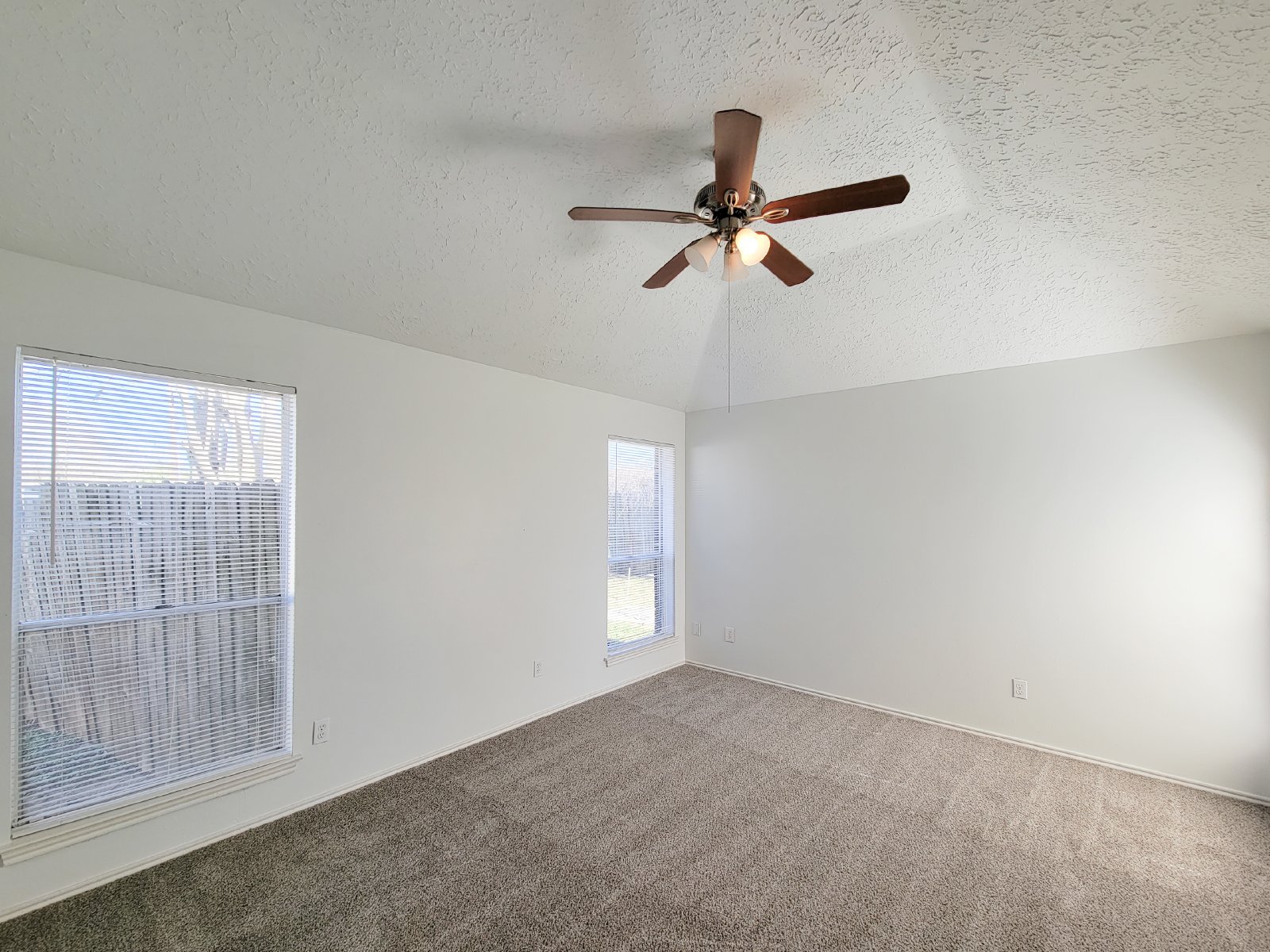 4 Bed Single-Family Home for Rent in Humble TX 77338 – Kenswick Sec 06 property image