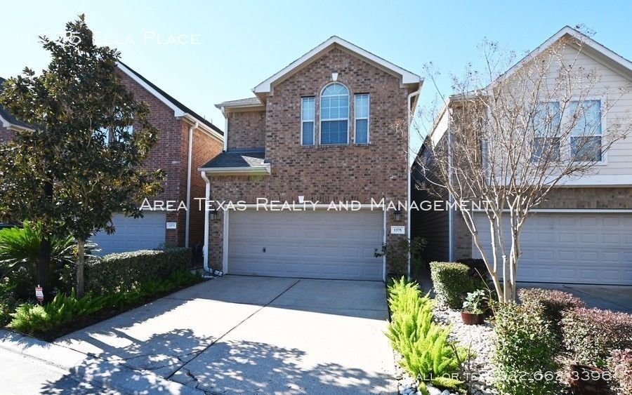 3 Bed Single-Family Home in Timbergrove Terrace 77008 in Gated Community property image