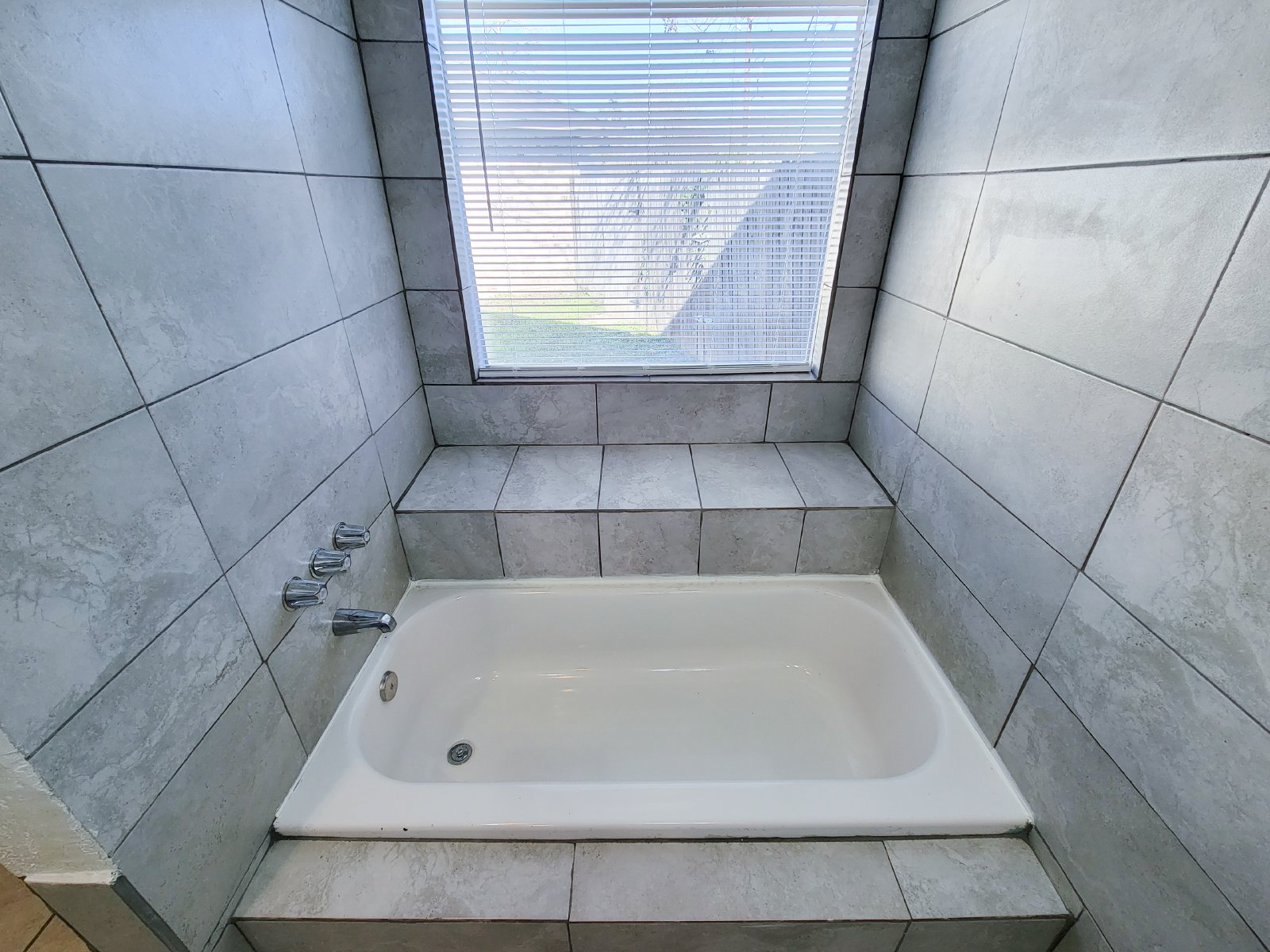 4 Bed Single-Family Home for Rent in Humble TX 77338 – Kenswick Sec 06 property image