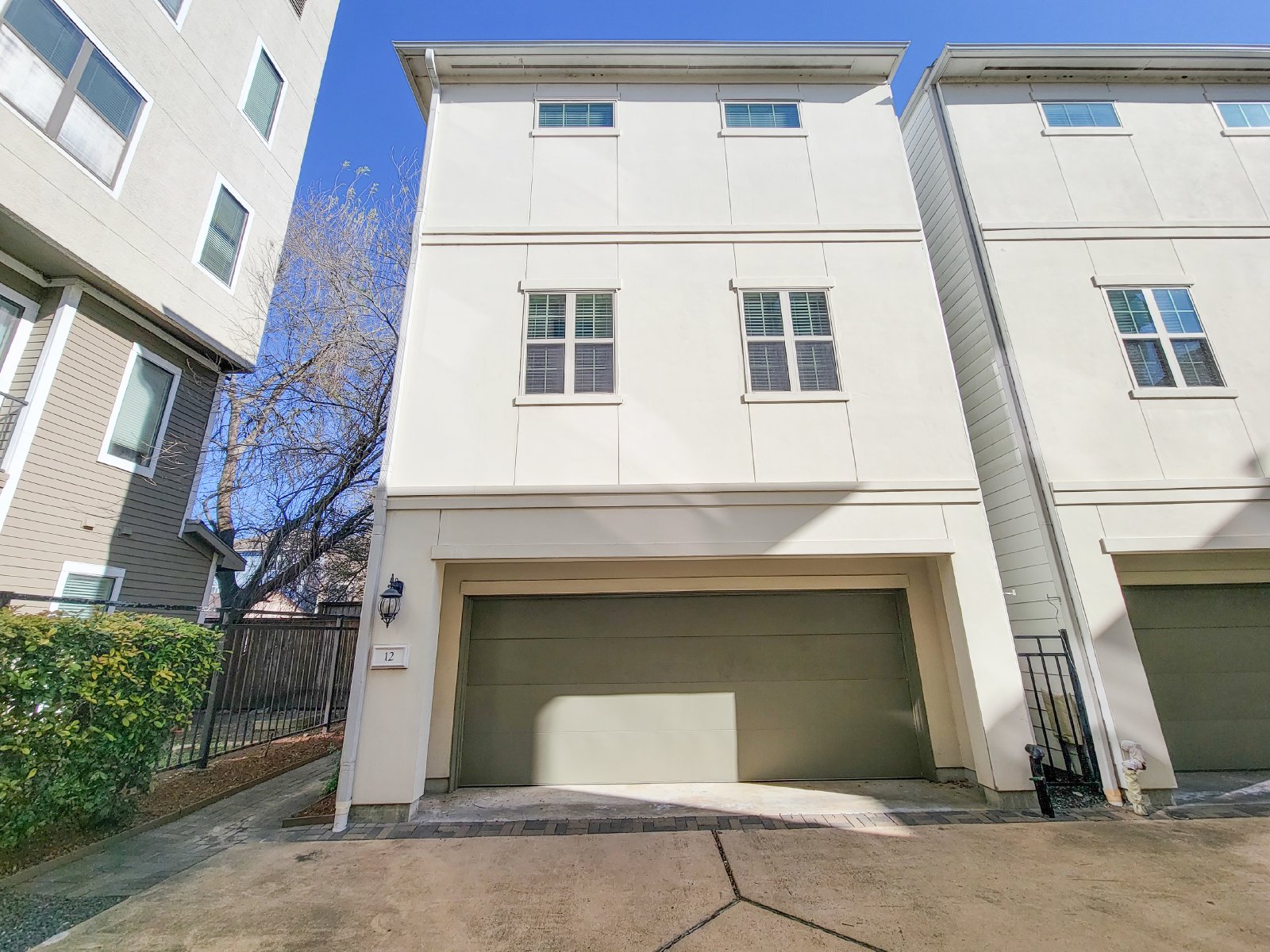 3-Bed, 3.5-Bath Home for Rent in Houston 77021 – Private Museum District Enclave property image