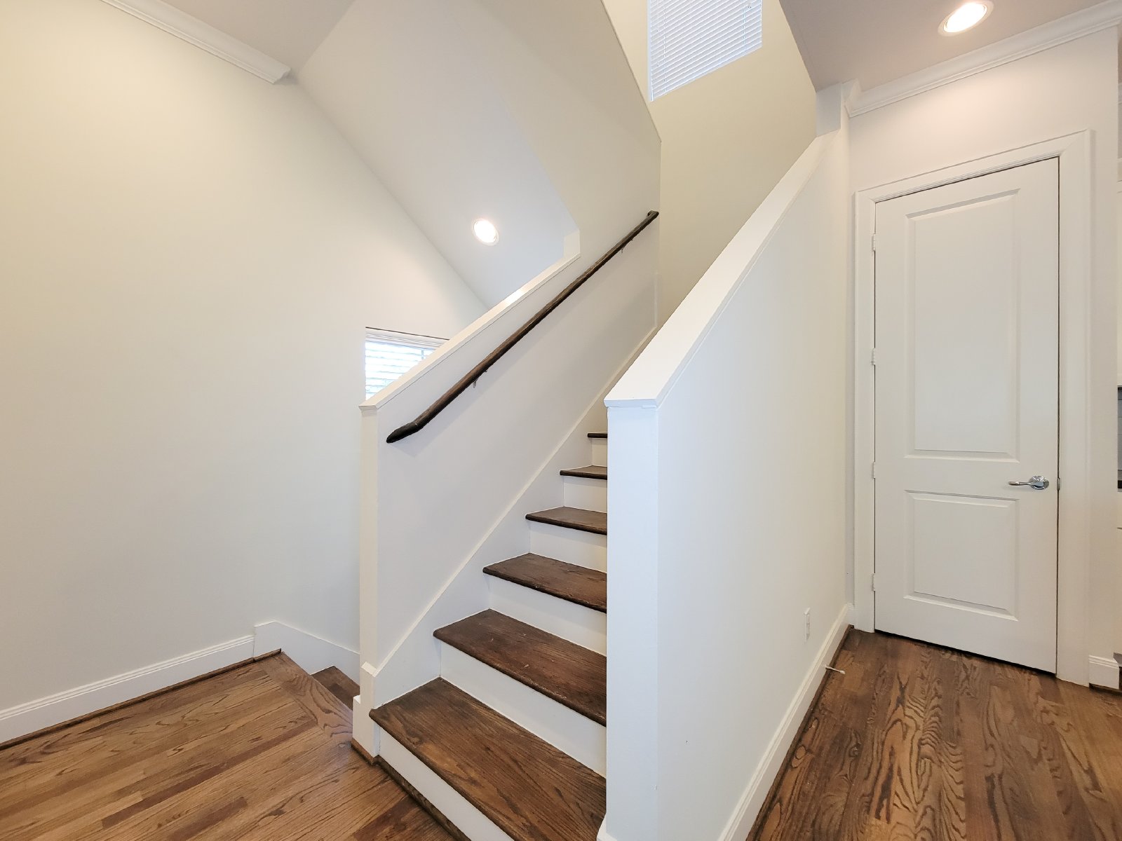 3-Bed, 3.5-Bath Home for Rent in Houston 77021 – Private Museum District Enclave property image