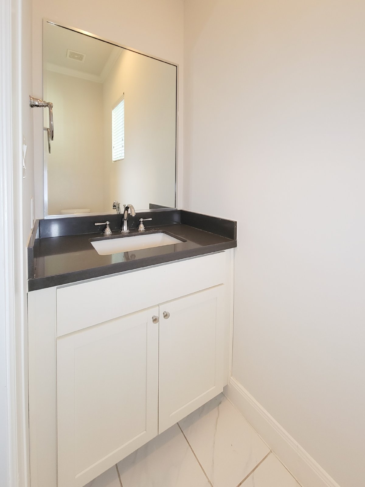 3-Bed, 3.5-Bath Home for Rent in Houston 77021 – Private Museum District Enclave property image