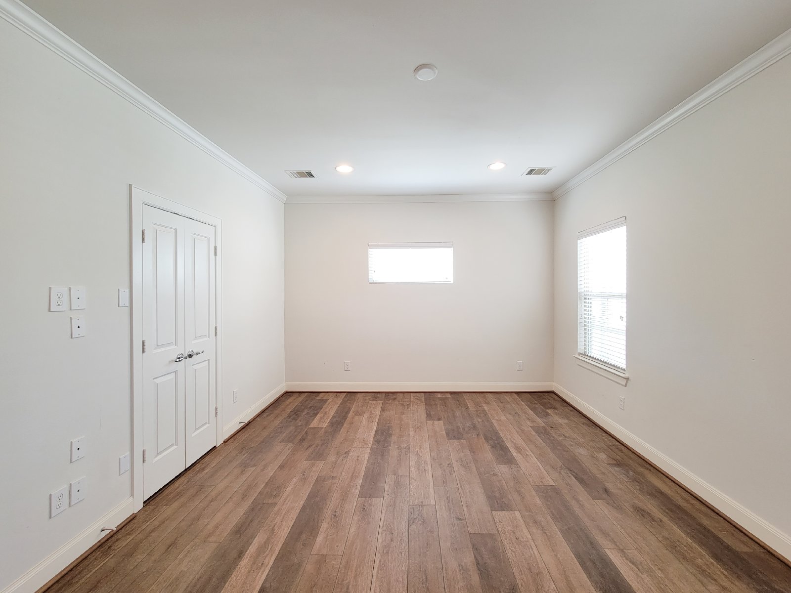 3-Bed, 3.5-Bath Home for Rent in Houston 77021 – Private Museum District Enclave property image