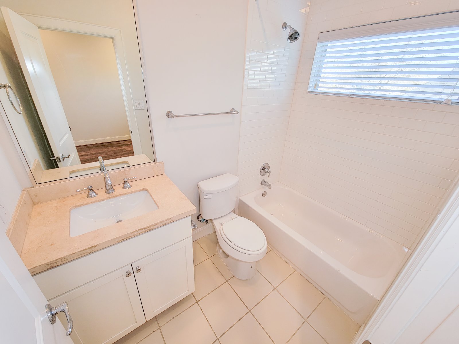 3-Bed, 3.5-Bath Home for Rent in Houston 77021 – Private Museum District Enclave property image