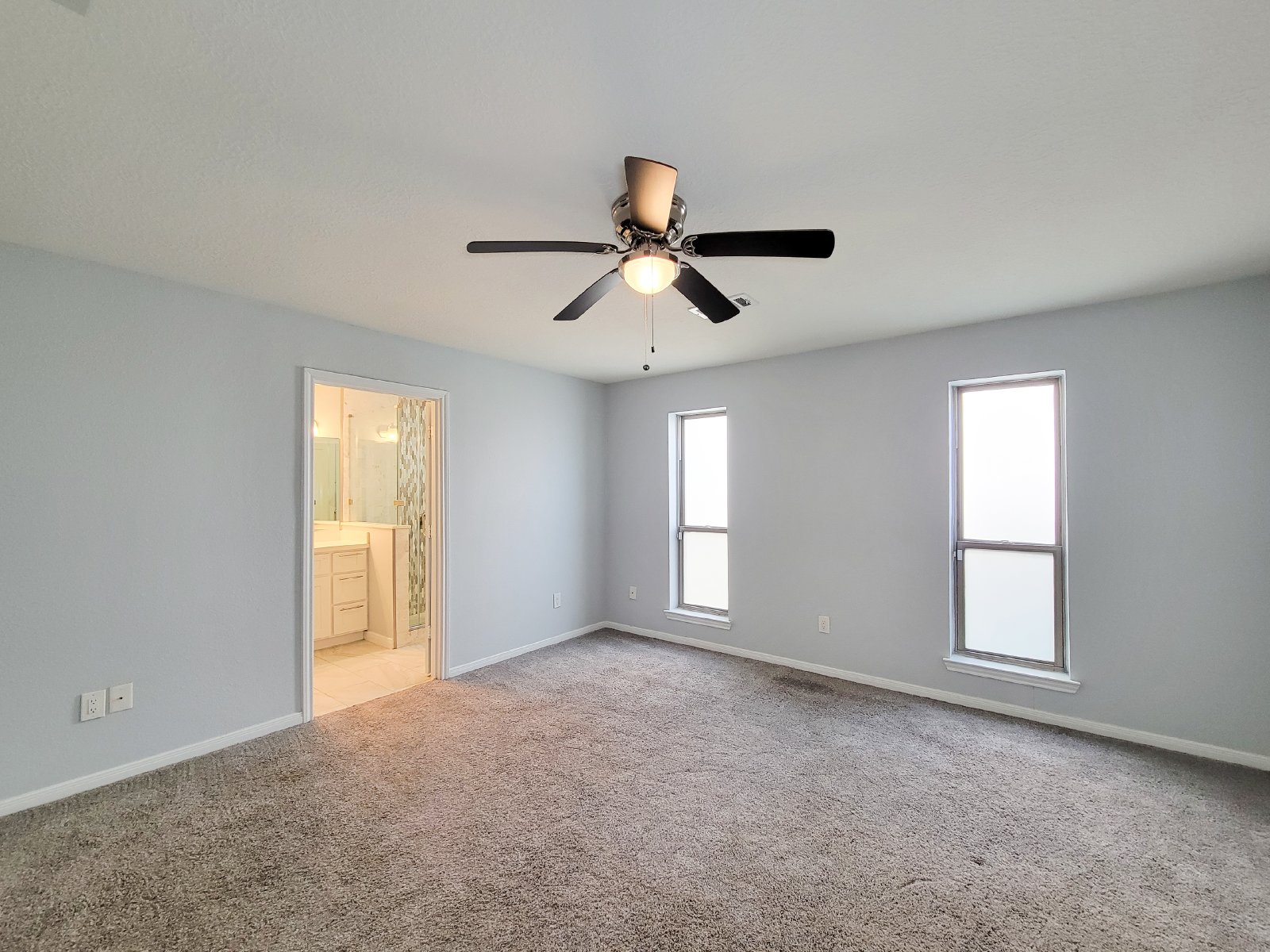 3 Bed 2 Bath Single-Family Home for Rent in Houston TX 77084 – Bear Creek Village property image