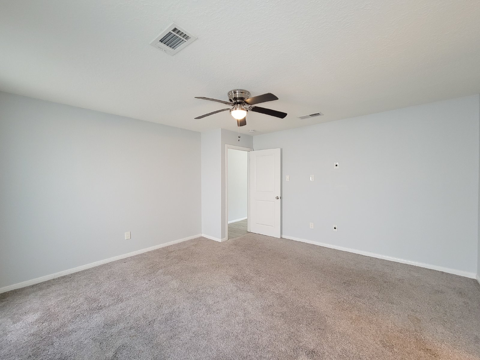 3 Bed 2 Bath Single-Family Home for Rent in Houston TX 77084 – Bear Creek Village property image