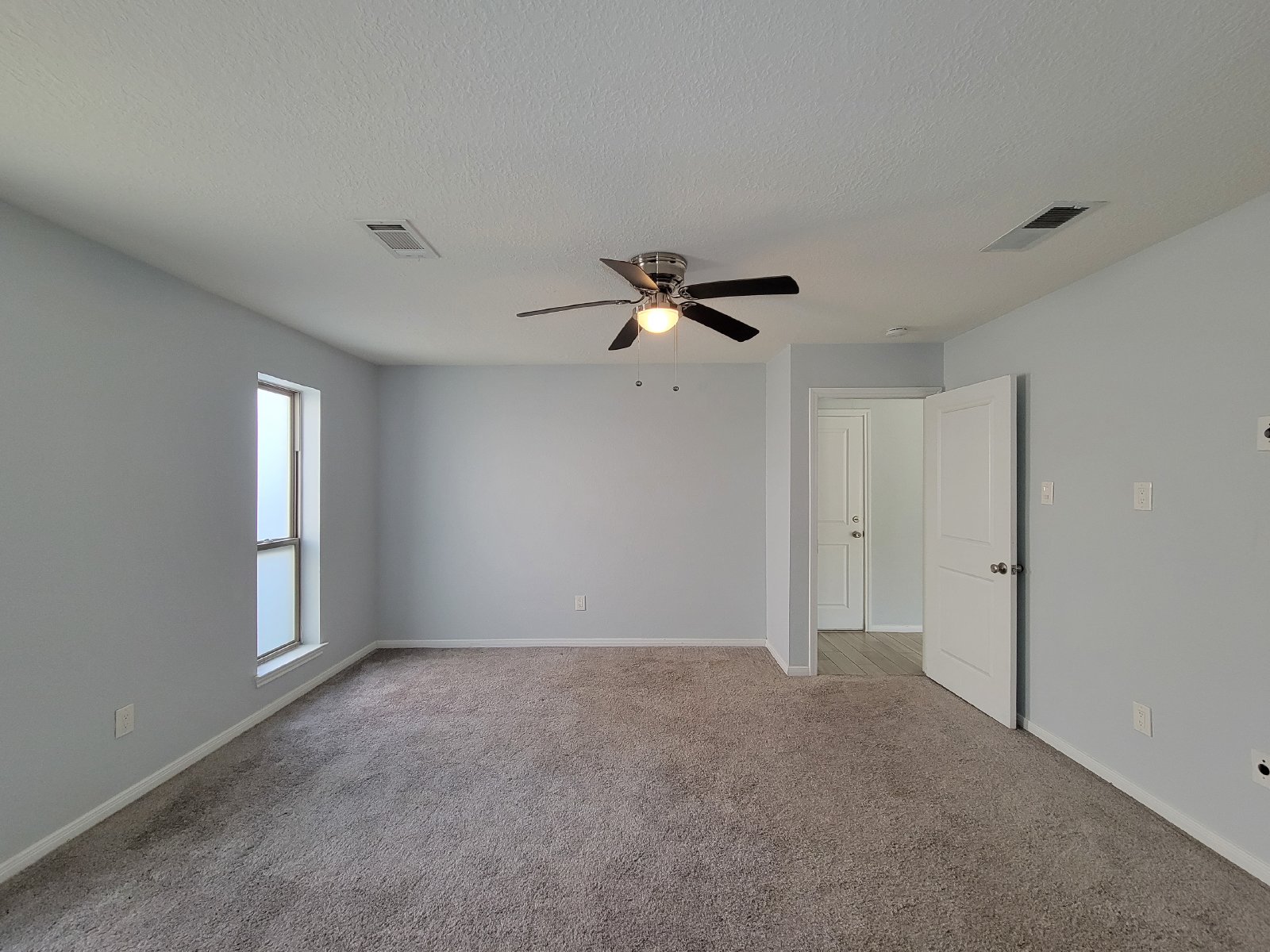 3 Bed 2 Bath Single-Family Home for Rent in Houston TX 77084 – Bear Creek Village property image