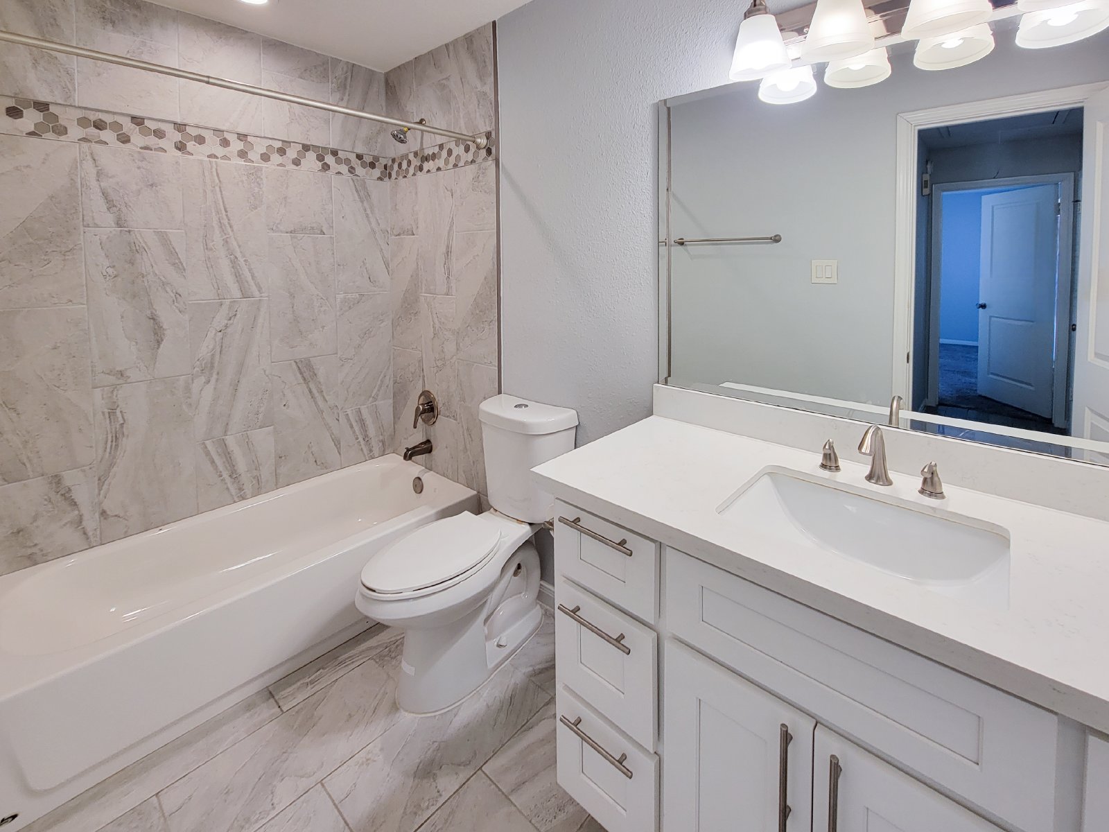 3 Bed 2 Bath Single-Family Home for Rent in Houston TX 77084 – Bear Creek Village property image