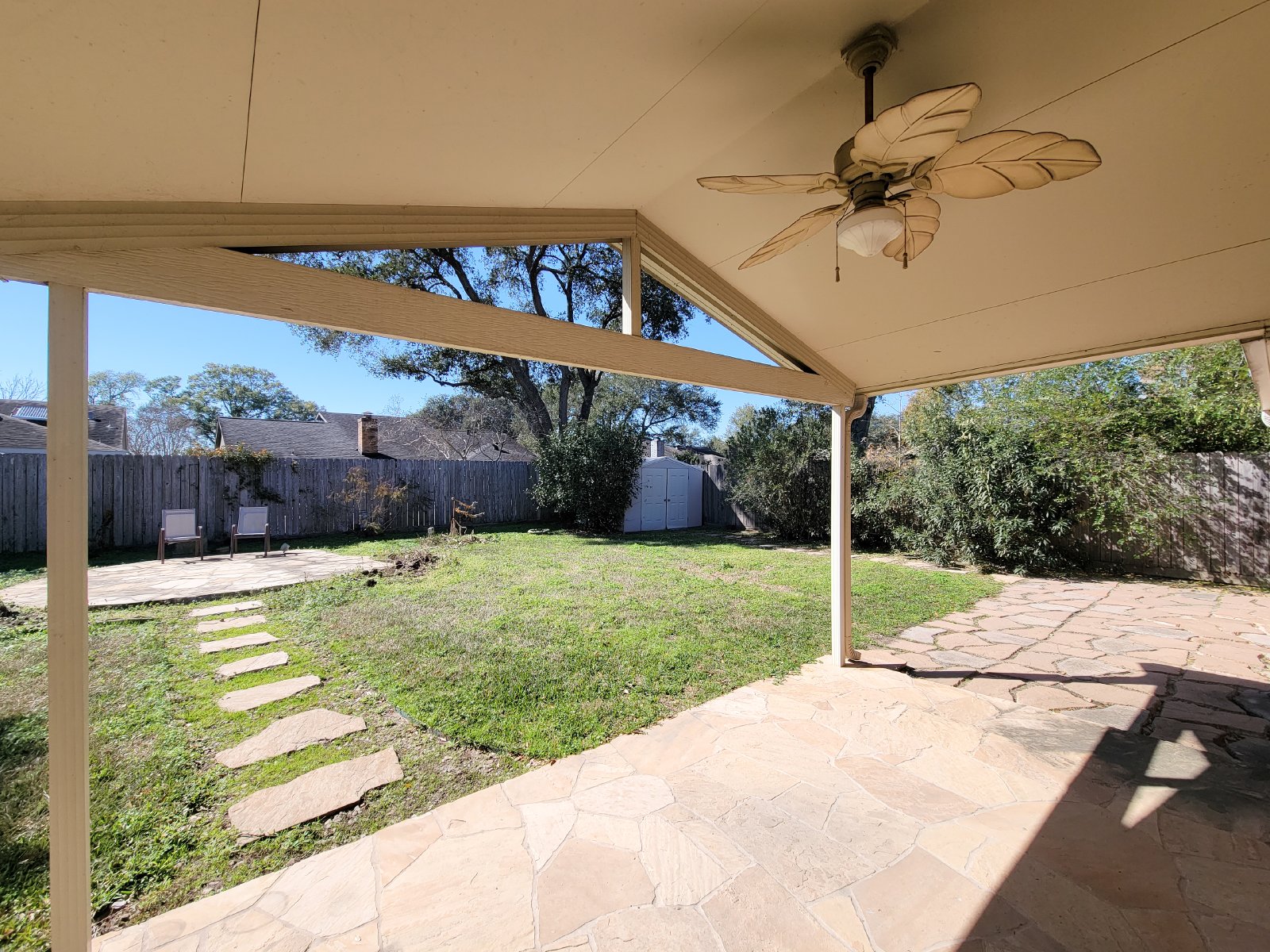 3 Bed 2 Bath Single-Family Home for Rent in Houston TX 77084 – Bear Creek Village property image