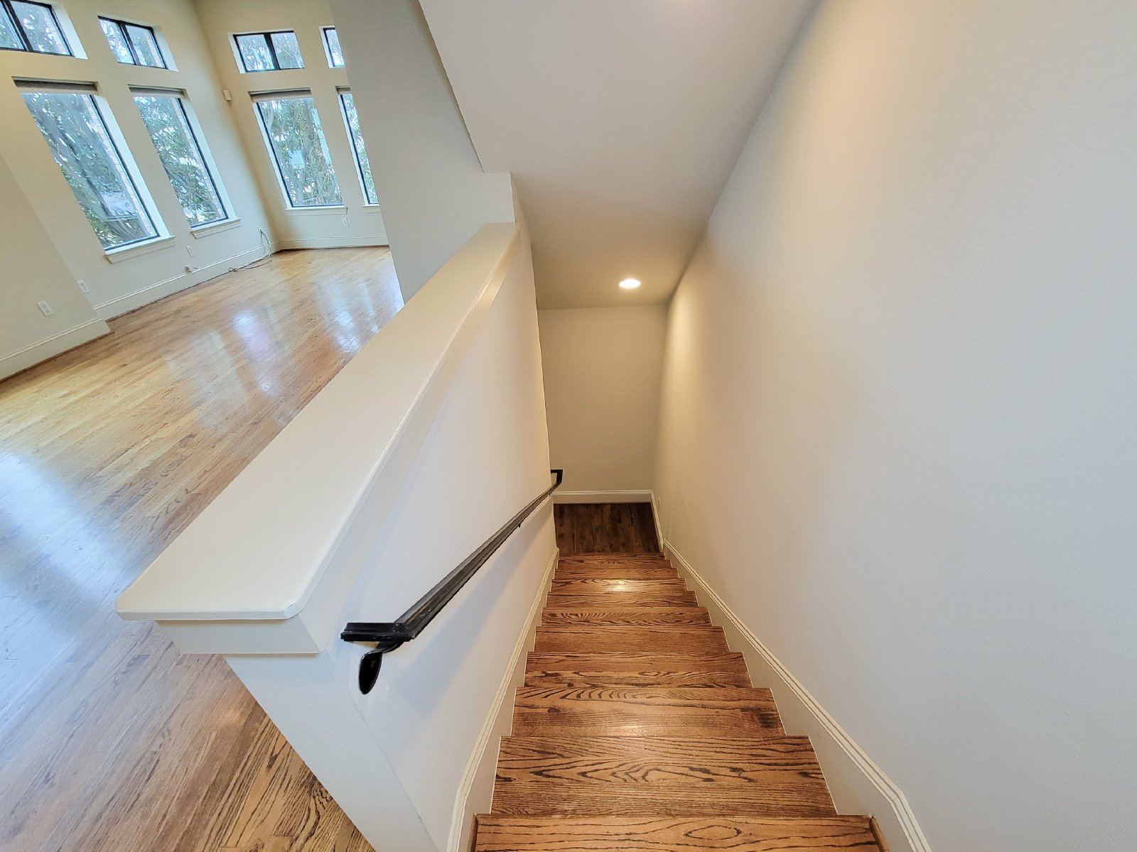 3 Bed Townhouse with Rooftop Patio + Pool in 77007 (Washington East/Sabine) property image