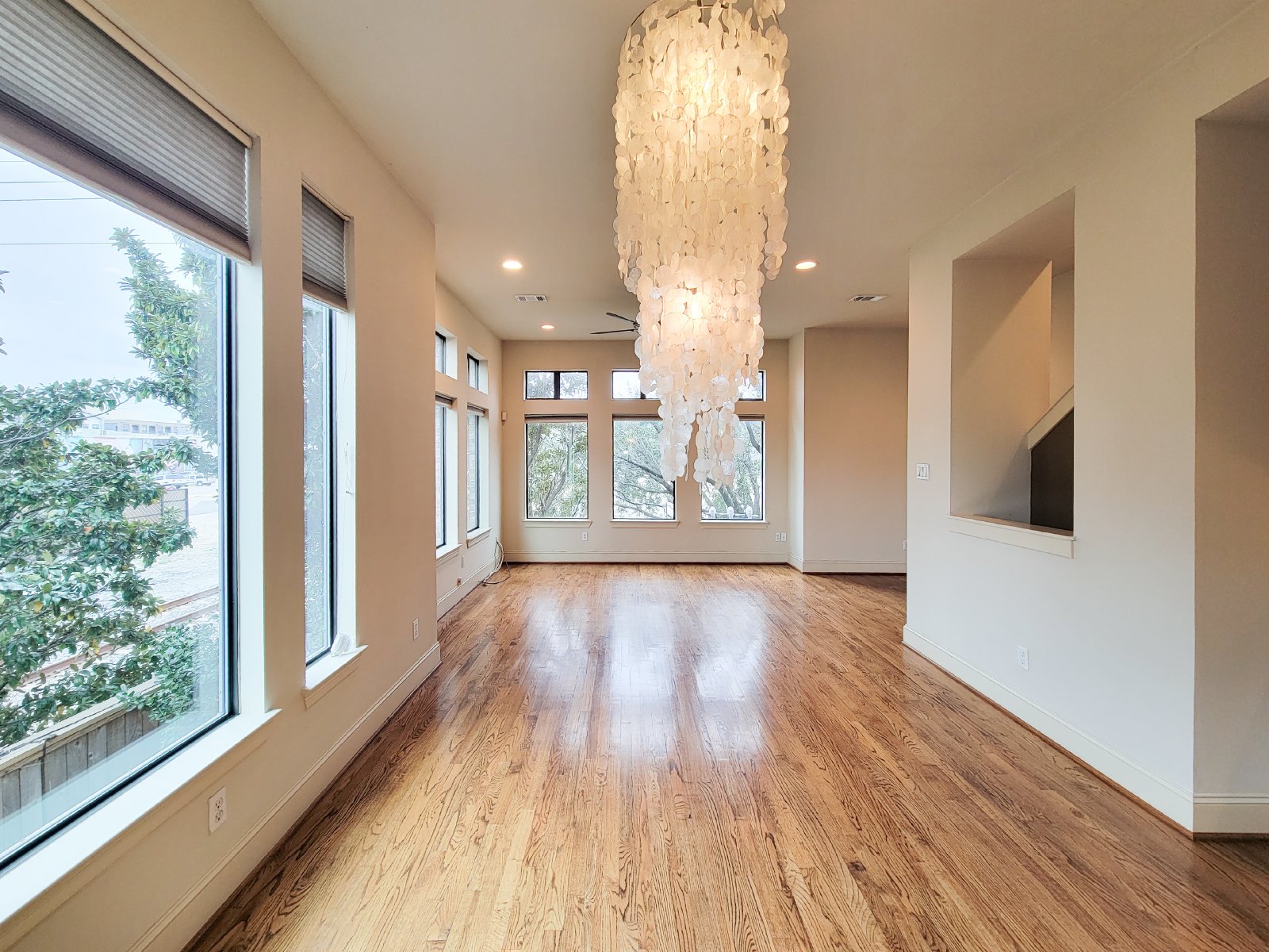 3 Bed Townhouse with Rooftop Patio + Pool in 77007 (Washington East/Sabine) property image