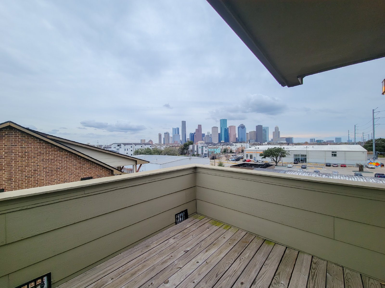 3 Bed Townhouse with Rooftop Patio + Pool in 77007 (Washington East/Sabine) property image