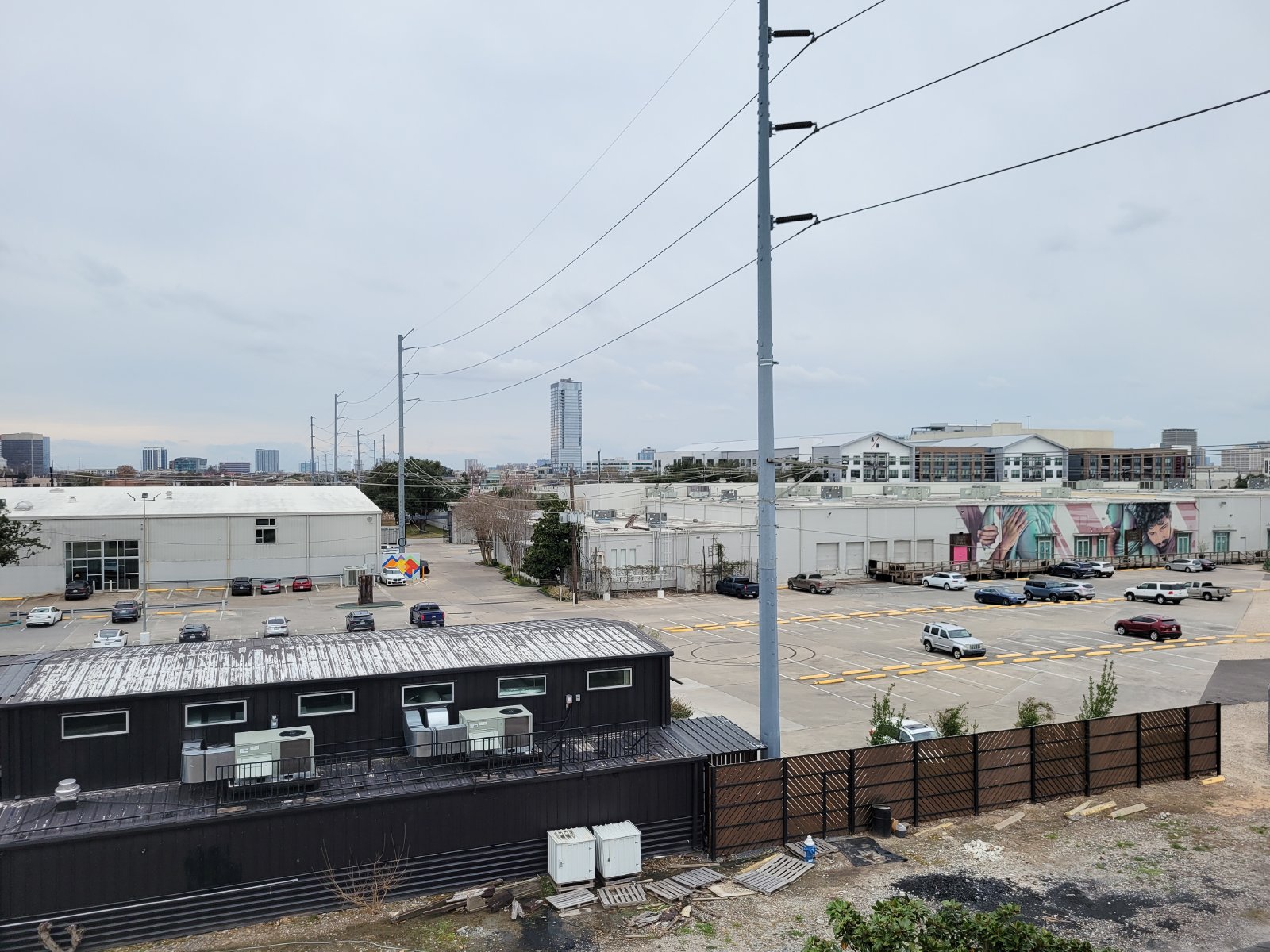 3 Bed Townhouse with Rooftop Patio + Pool in 77007 (Washington East/Sabine) property image