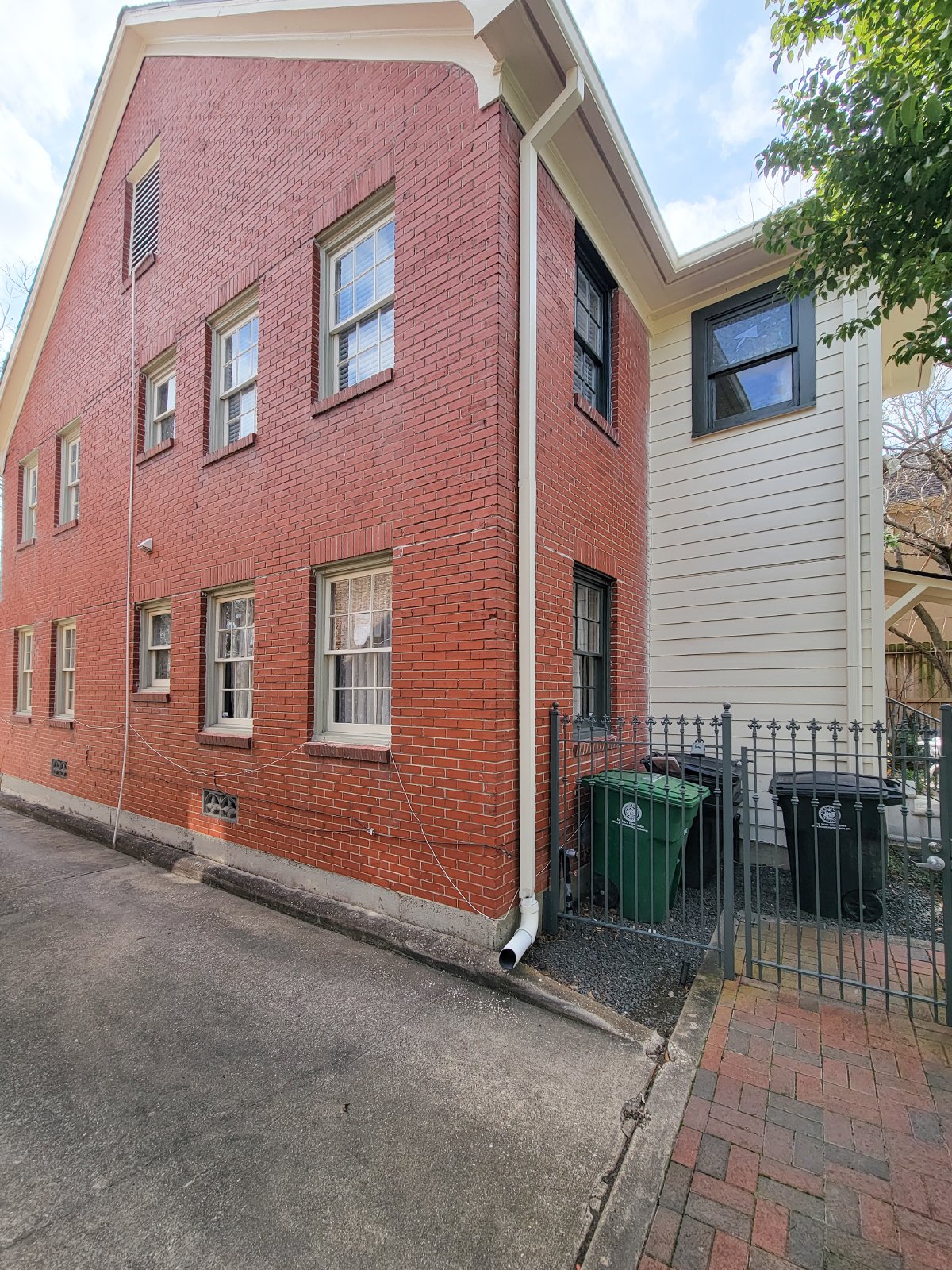 Charming 2-Bed Apartment for Rent in Montrose (77098) property image