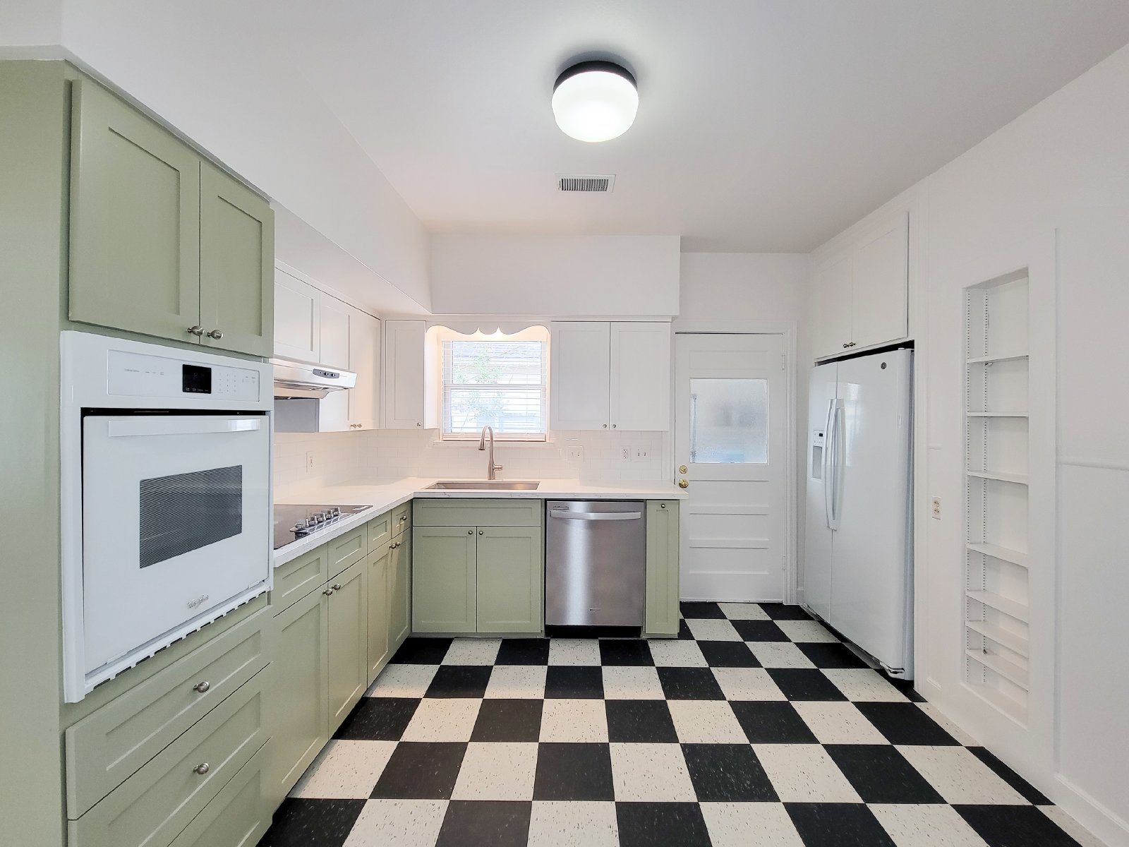 Charming 2-Bed Apartment for Rent in Montrose (77098) property image