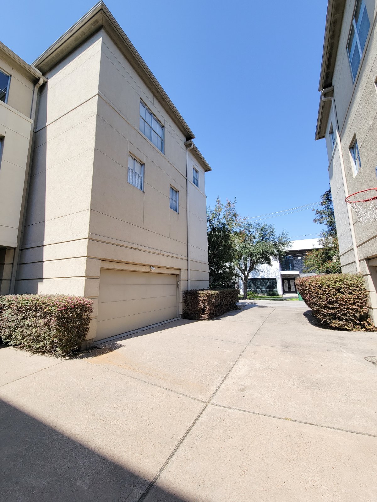 Townhome for Rent in Houston TX 77007 – Rice Military Area property image