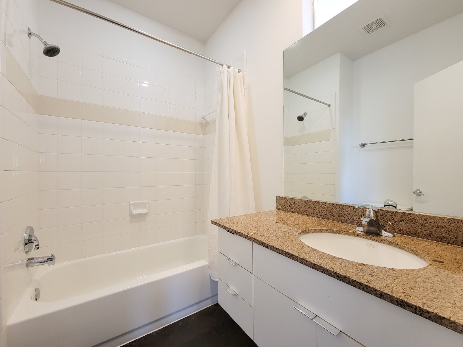 Townhome for Rent in Houston TX 77007 – Rice Military Area property image