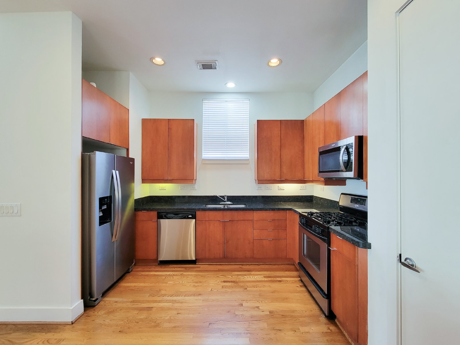 Townhome for Rent in Houston TX 77007 – Rice Military Area property image