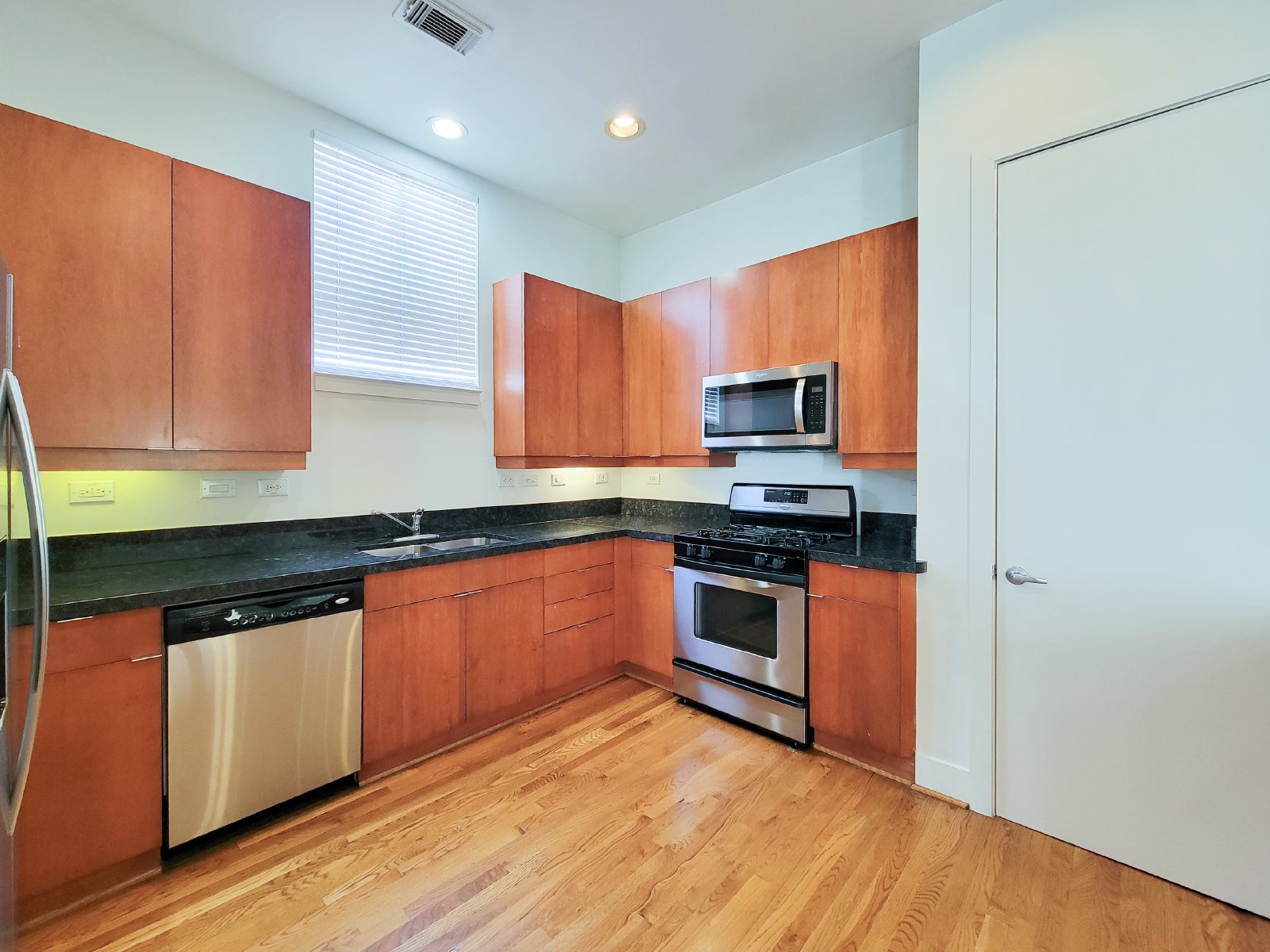 Townhome for Rent in Houston TX 77007 – Rice Military Area property image