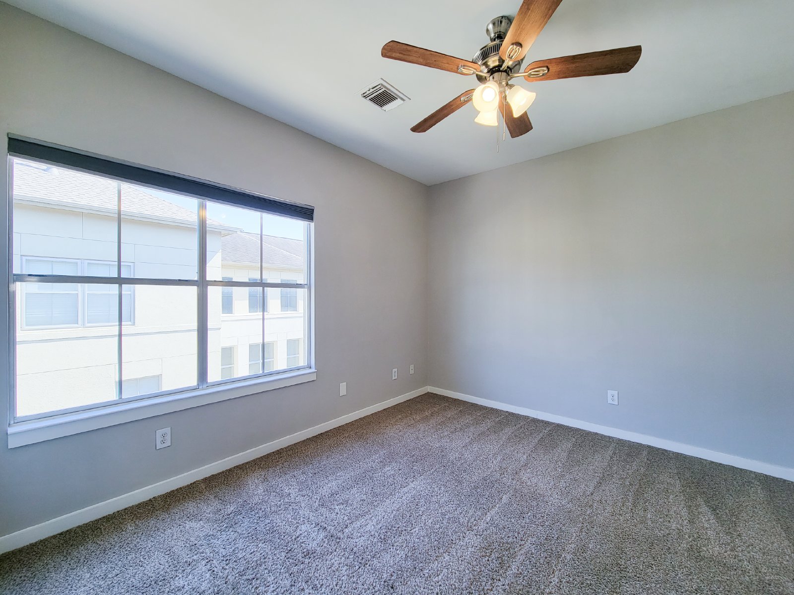 Townhome for Rent in Houston TX 77007 – Rice Military Area property image